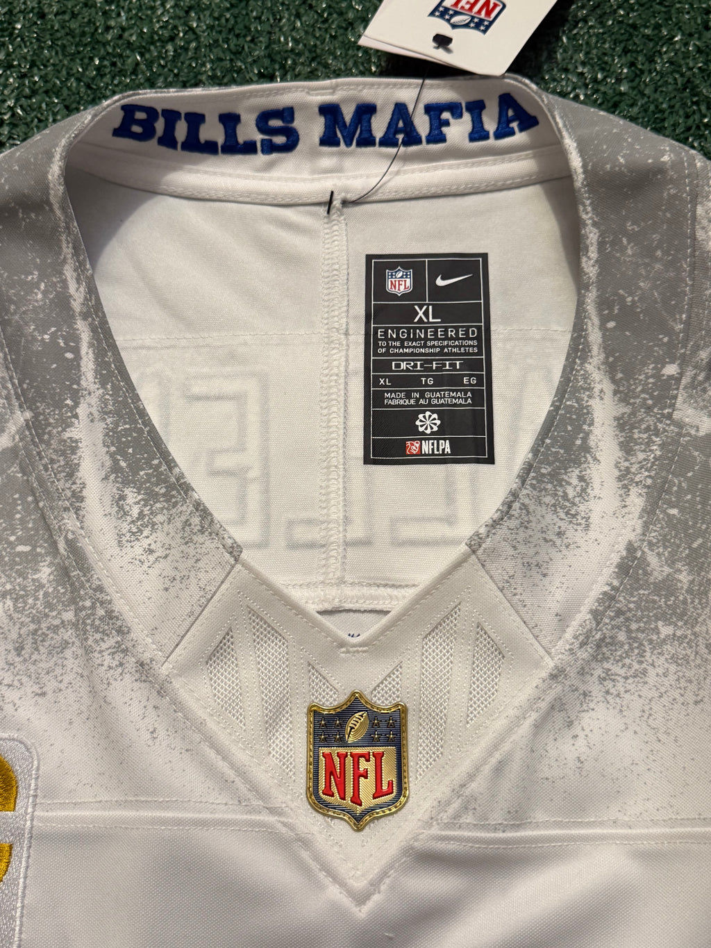 Josh Allen Buffalo Bills Jersey #17 Nike Vapor Fuse Limited Rivalry White Size (XL) NFL