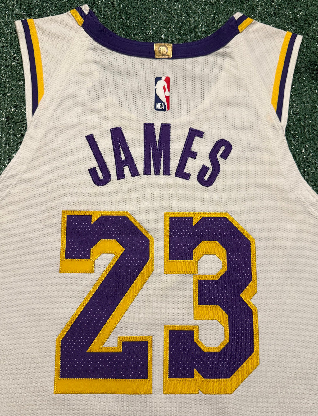 LeBron James Los Angeles Lakers Jersey #23 Nike VaporKnit Authentic White Size 44 (M) NBA
