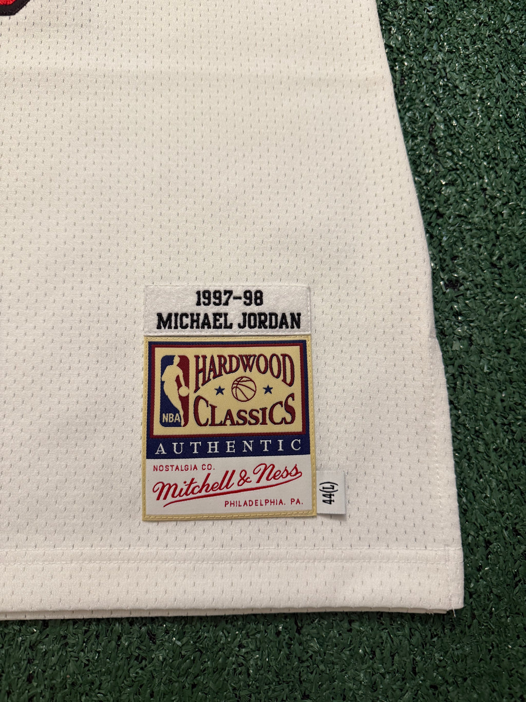 Micheal Jordan Chicago Bulls Jersey #23 Mitchell & Ness Authentic White Size 44 (L) NBA