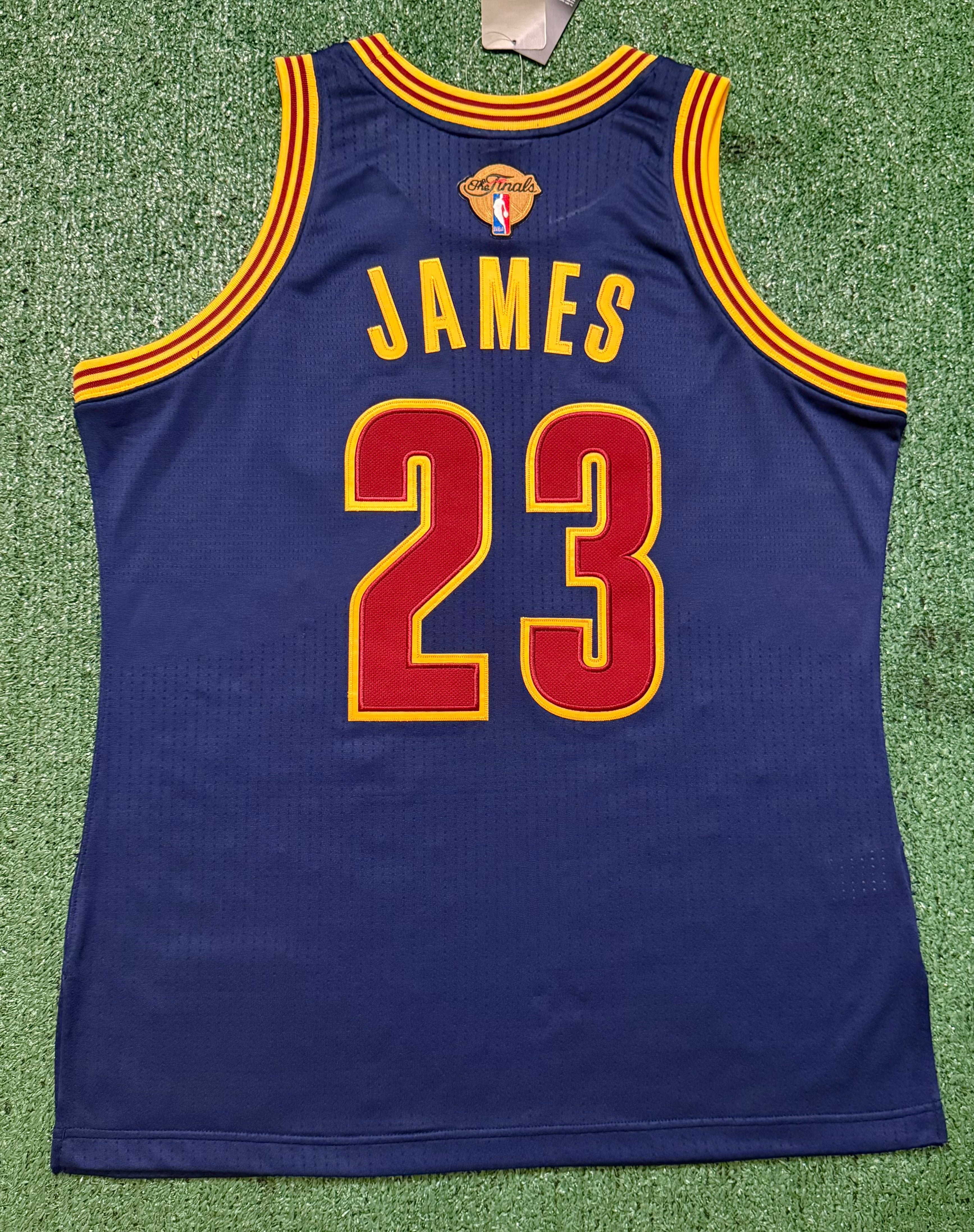LeBron James Cleveland Cavaliers Jersey #23 Mitchell & Ness Authentic Navy Size 44 (L) NBA