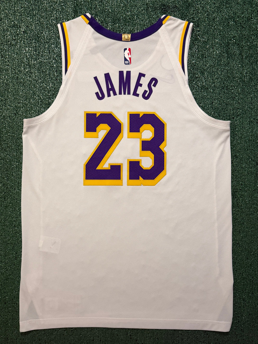 LeBron James Los Angeles Lakers Jersey #23 Nike VaporKnit Authentic White Size 48 (Large) NBA