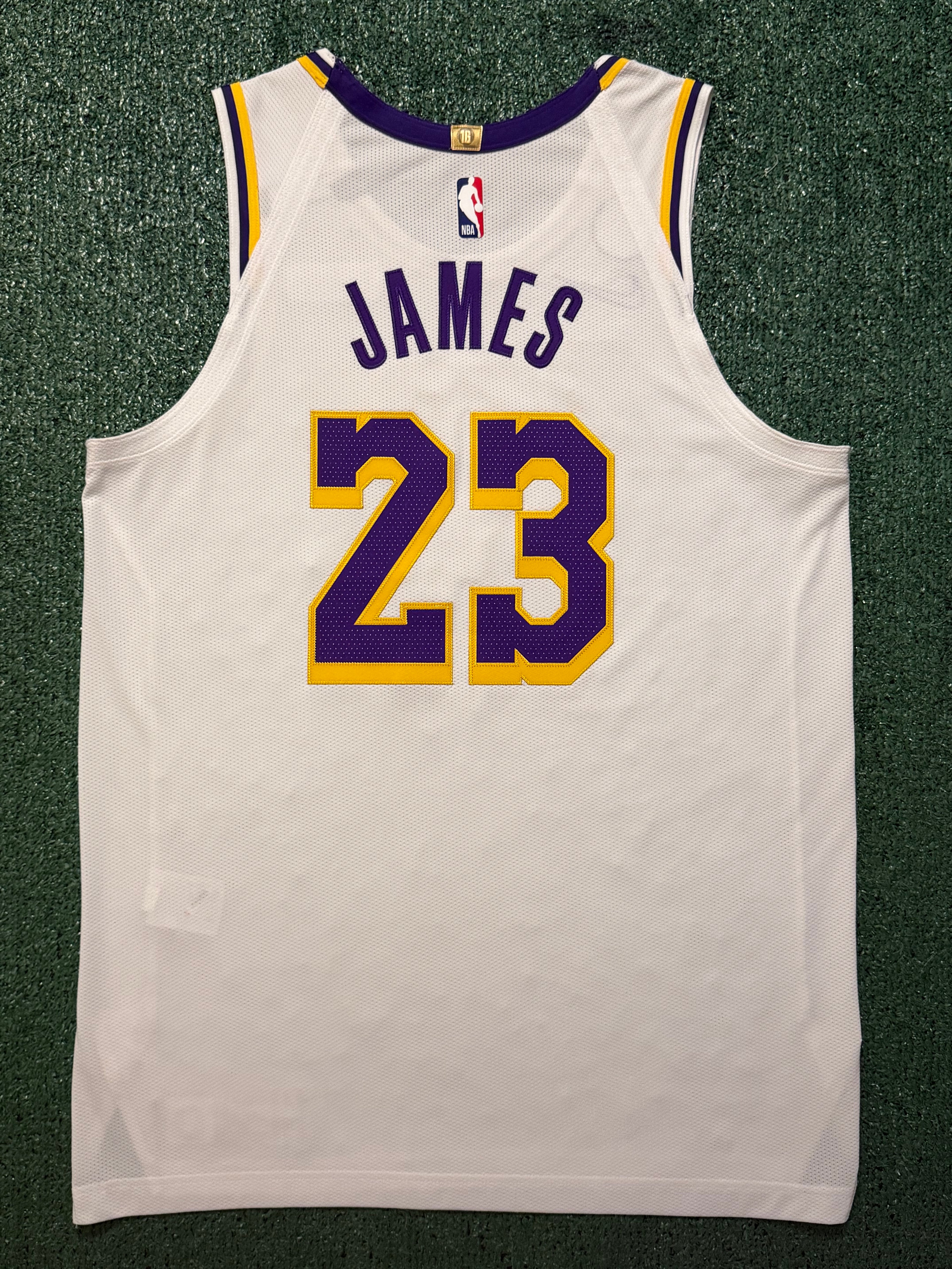 LeBron James Los Angeles Lakers Jersey #23 Nike VaporKnit Authentic White Size 48 (Large) NBA