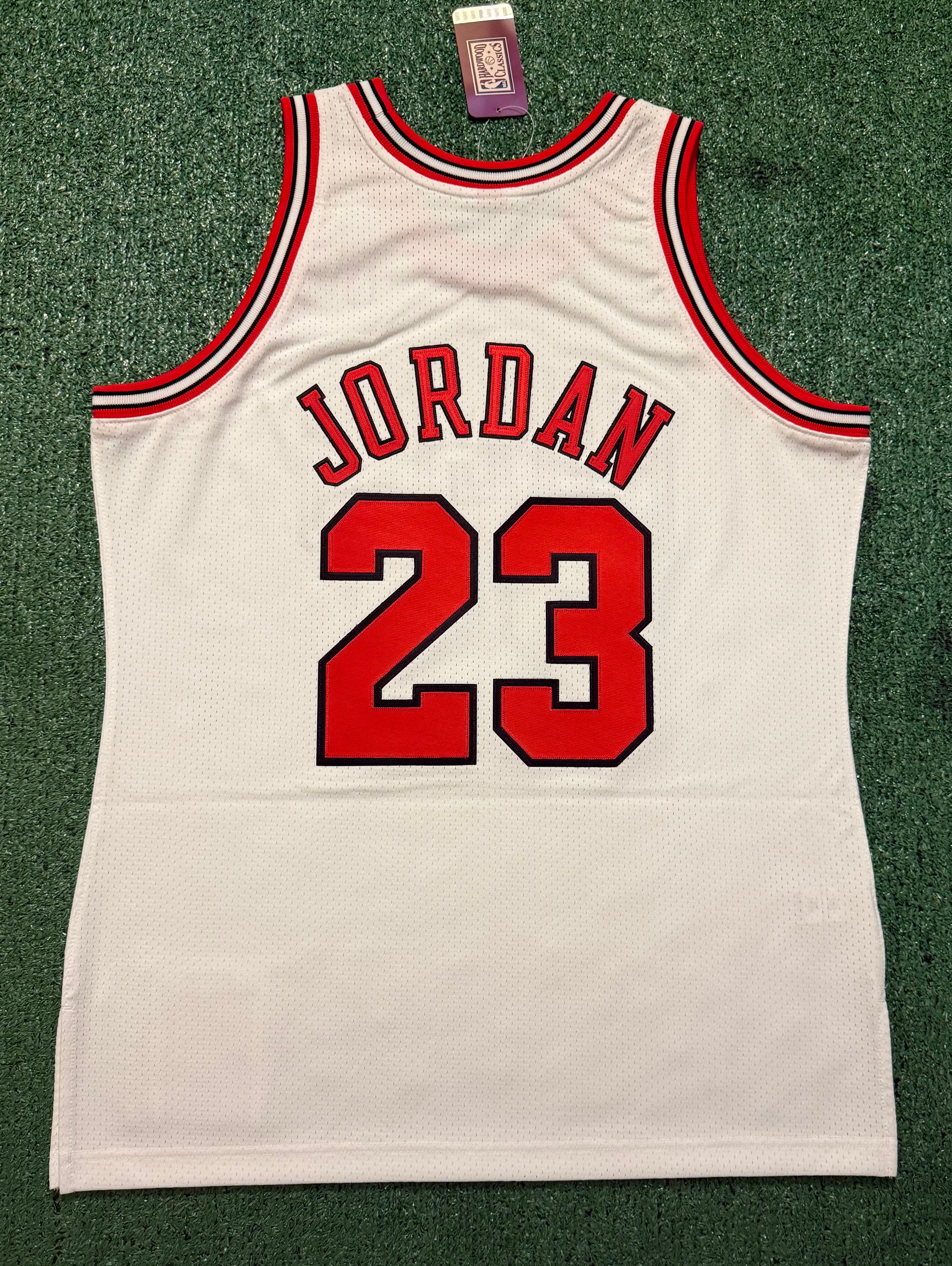 Micheal Jordan Chicago Bulls Jersey #23 Mitchell & Ness Authentic White Size 44 (L) NBA