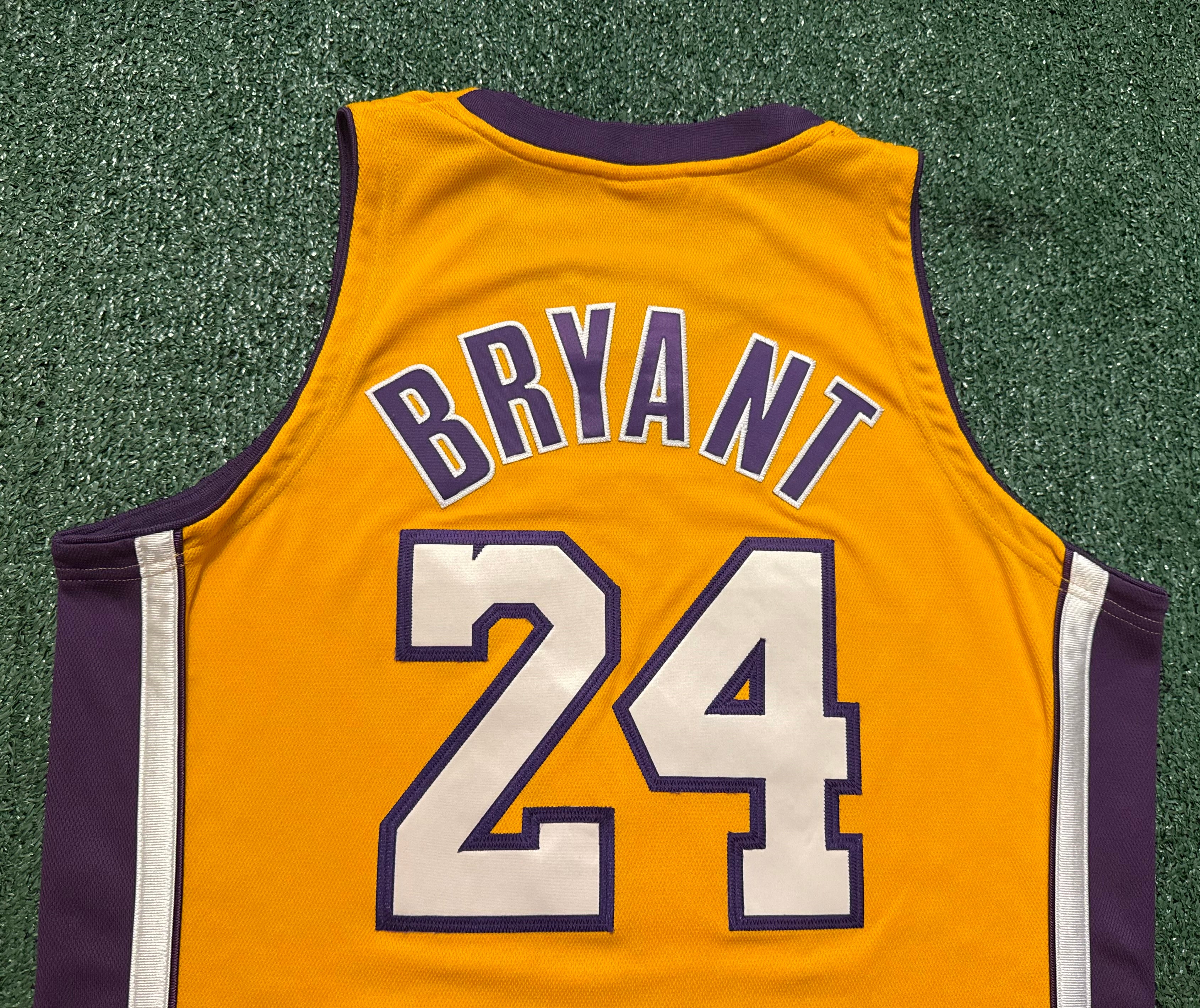 Kobe Bryant Los Angeles Lakers Jersey #24 Mitchell & Ness Authentic Gold Size 44 (L) NBA