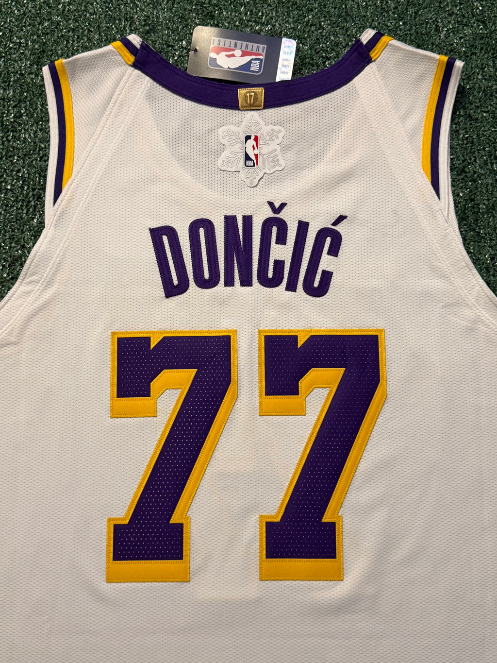 Luka Doncic Los Angeles Lakers Jersey #77 Nike ADV Authentic White Size 52 (XL) NBA