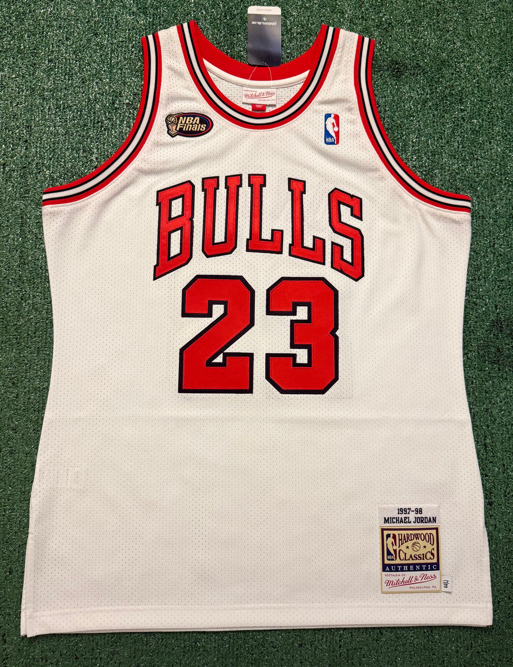 Micheal Jordan Chicago Bulls Jersey #23 Mitchell & Ness Authentic White Size 44 (L) NBA