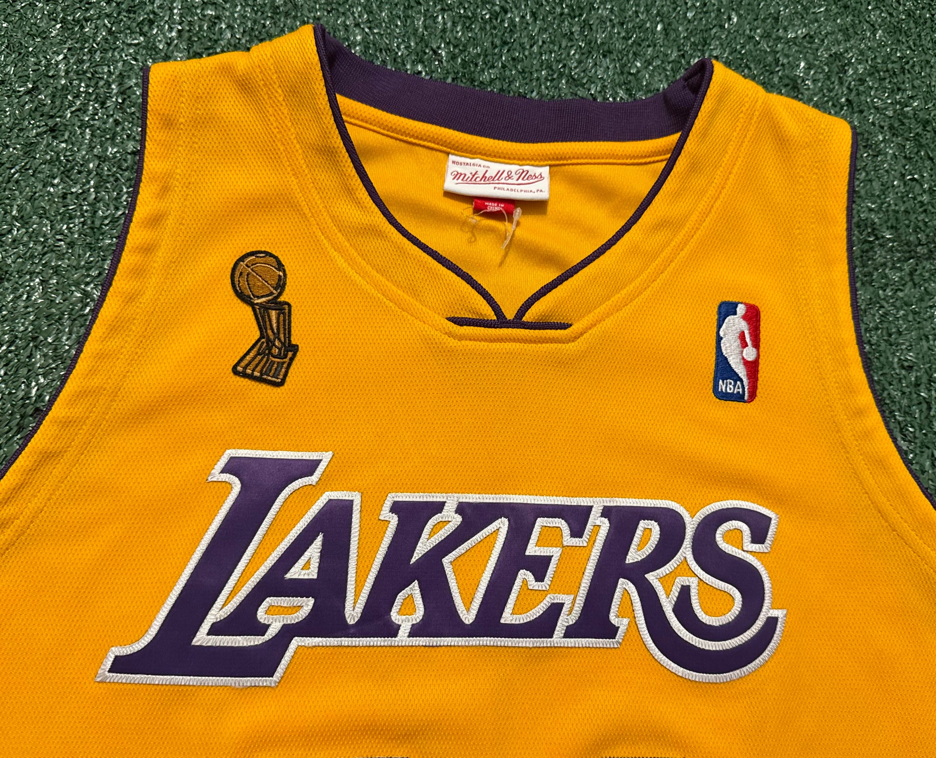 Kobe Bryant Los Angeles Lakers Jersey #24 Mitchell & Ness Authentic Gold Size 44 (L) NBA