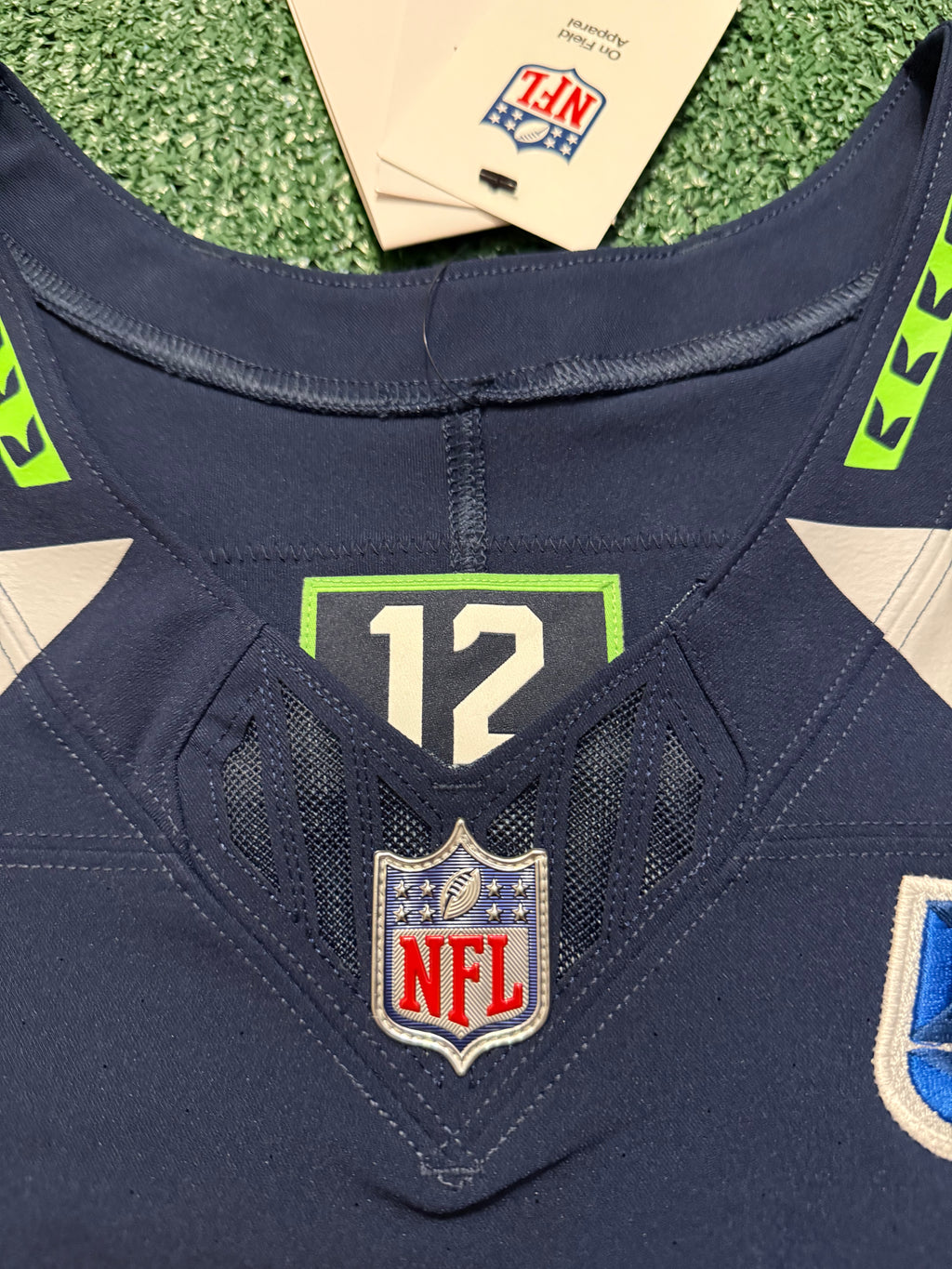 Sam Darnold Seattle Seahawks Jersey #14 Nike Vapor FUSE Elite Navy Size 40 (Medium) NFL