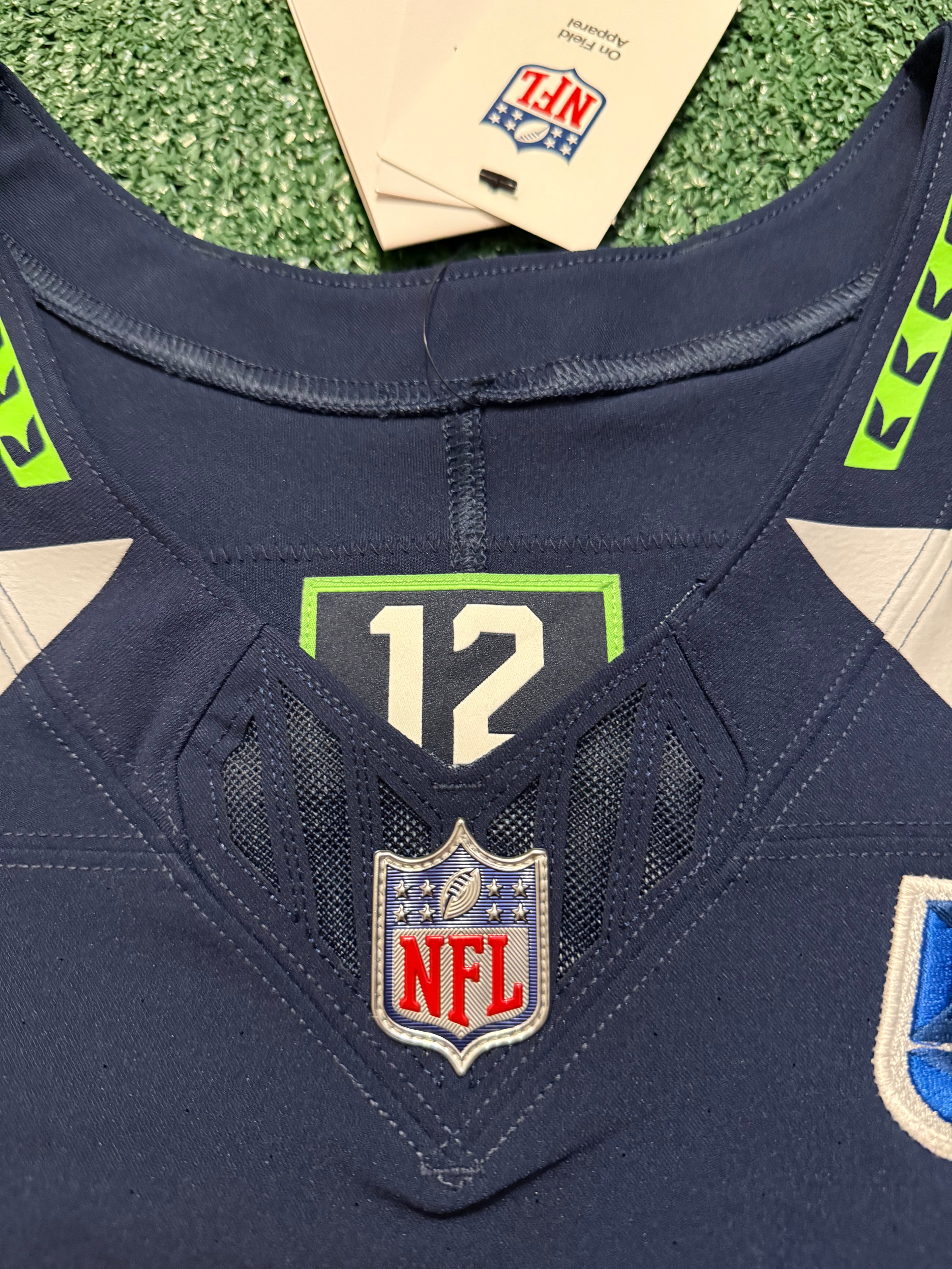 Sam Darnold Seattle Seahawks Jersey #14 Nike Vapor FUSE Elite Navy Size 40 (Medium) NFL