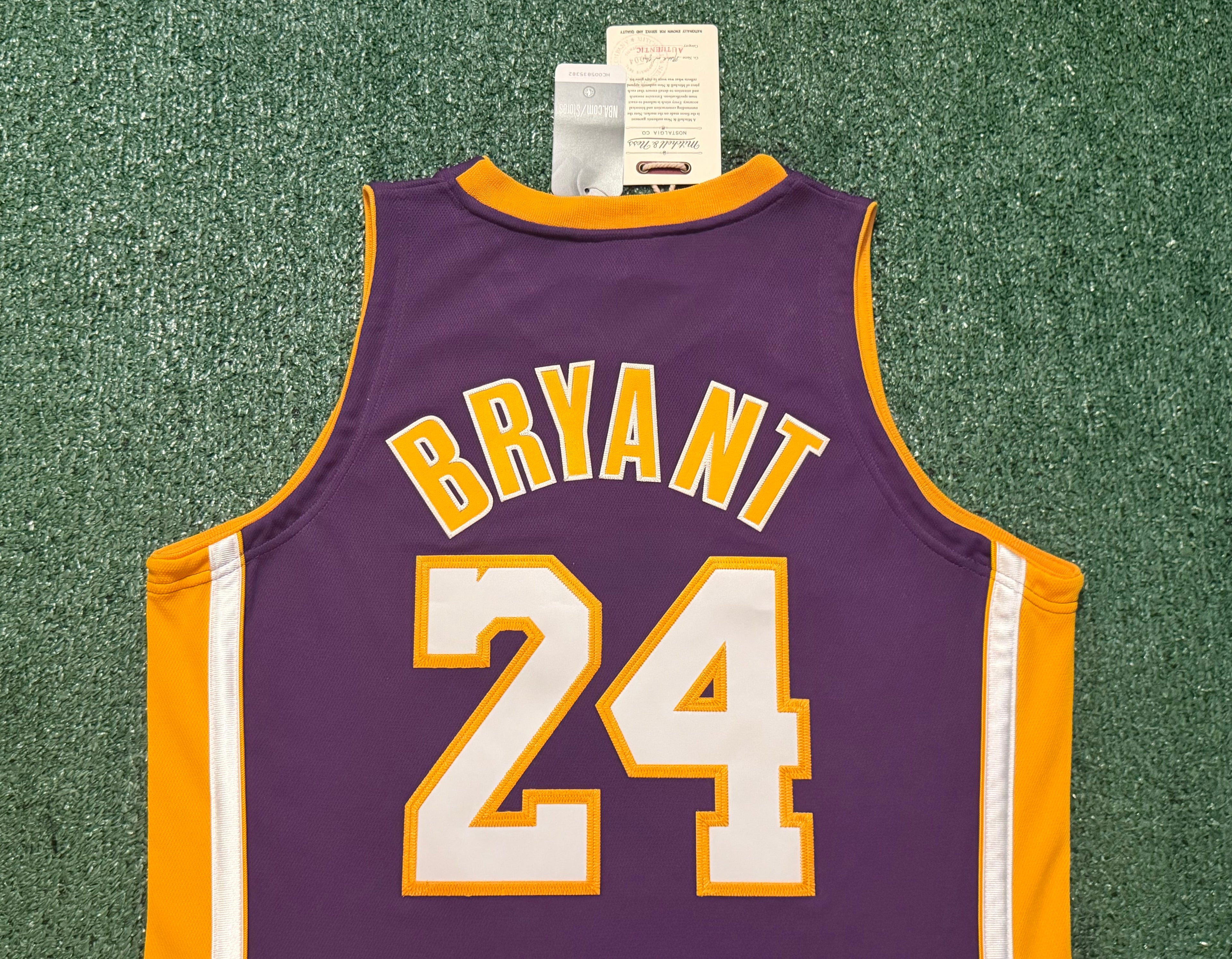 Kobe Bryant Los Angeles Lakers Jersey #24 Mitchell & Ness Authentic Purple Size 44 (L) NBA