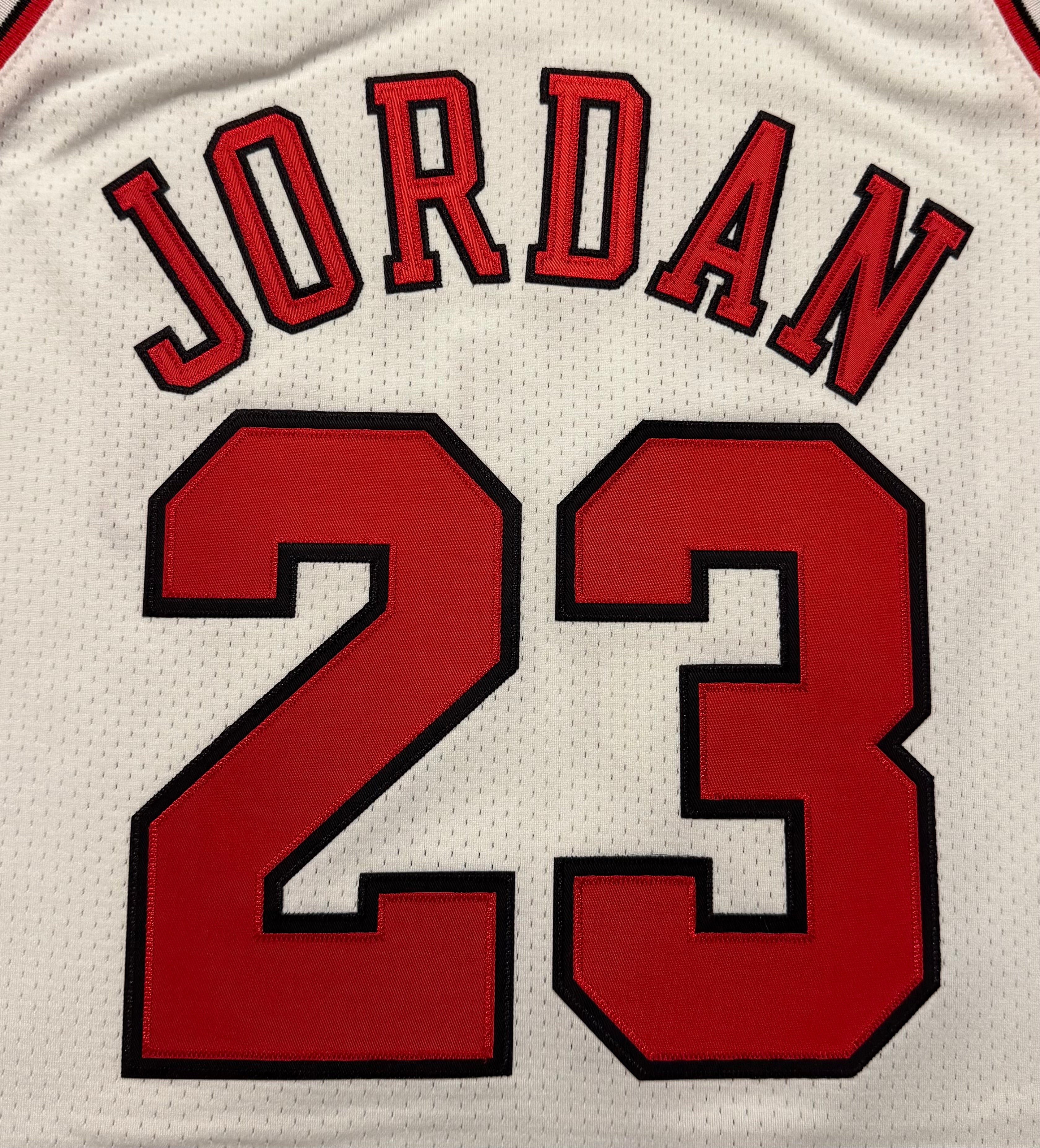 Micheal Jordan Chicago Bulls Jersey #23 Mitchell & Ness Authentic White Size 44 (L) NBA