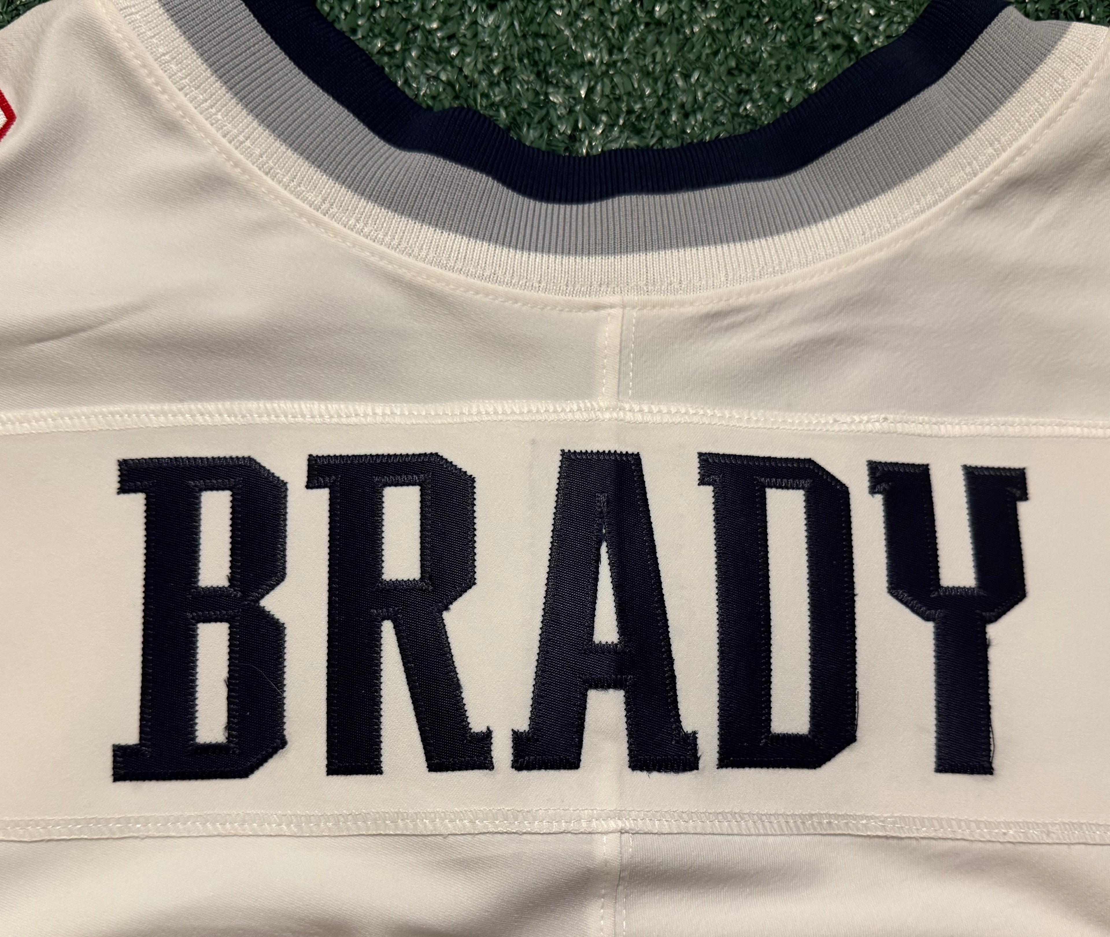 Tom Brady New England Patriots Jersey #12 Nike Vapor Elite White Size 48 (XL) NFL