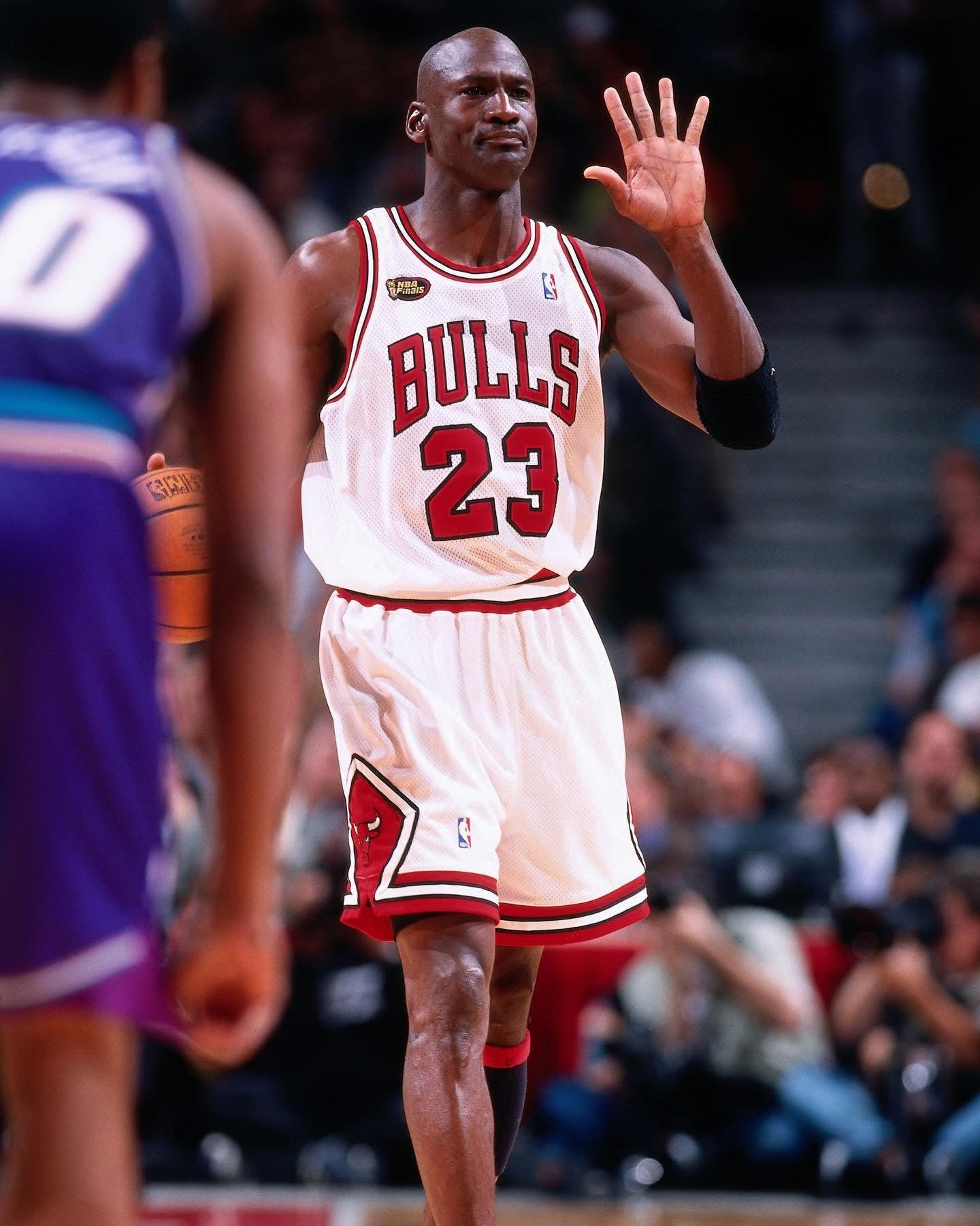 Micheal Jordan Chicago Bulls Jersey #23 Mitchell & Ness Authentic White Size 44 (L) NBA