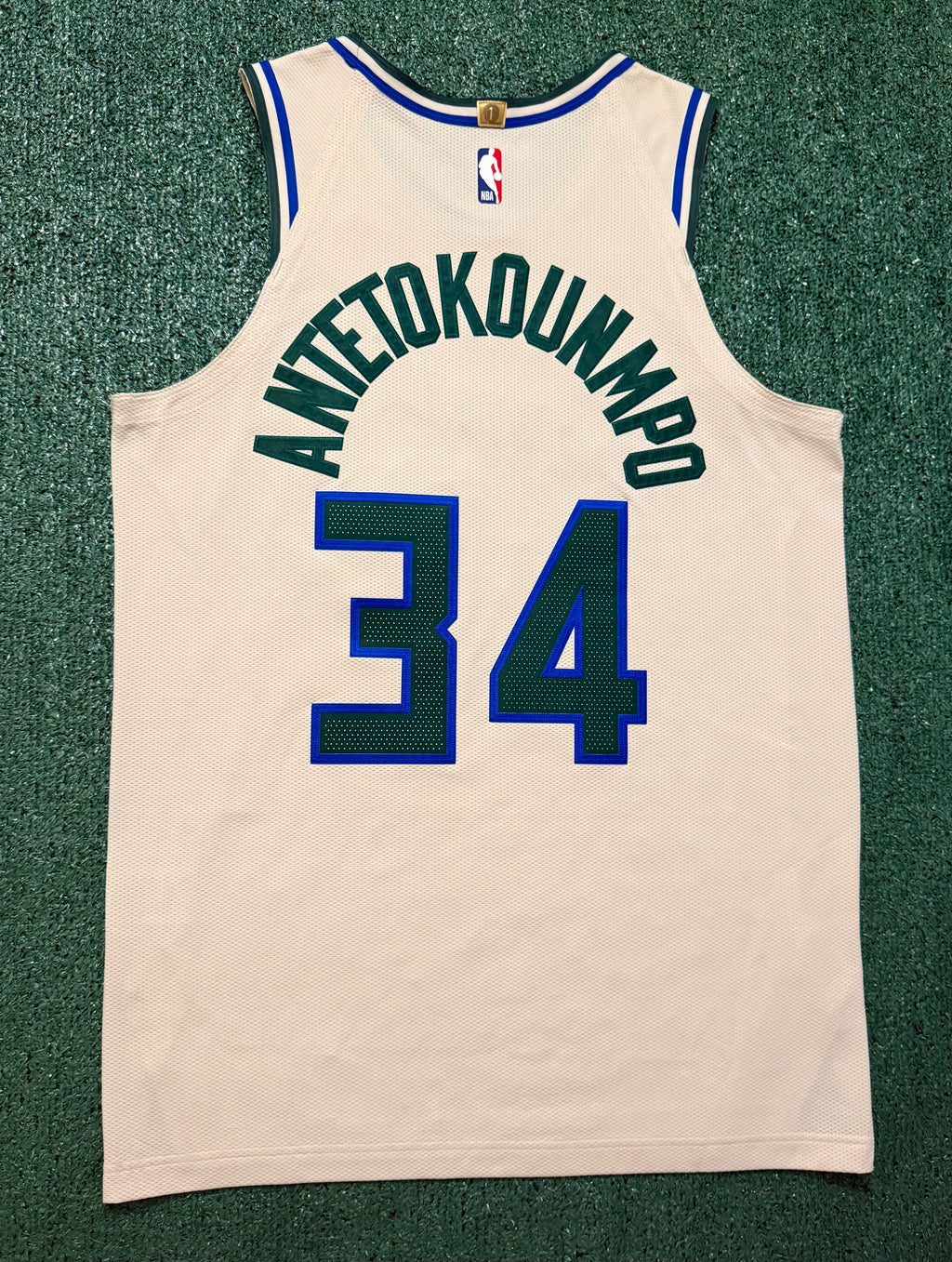 Giannis Antetokounmpo Milwaukee Bucks Jersey #34 Nike Vaporknit Authentic Cream Size 48 (Large) NBA