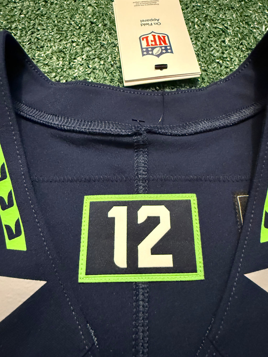 Sam Darnold Seattle Seahawks Jersey #14 Nike Vapor FUSE Elite Navy Size 44 (Large) NFL