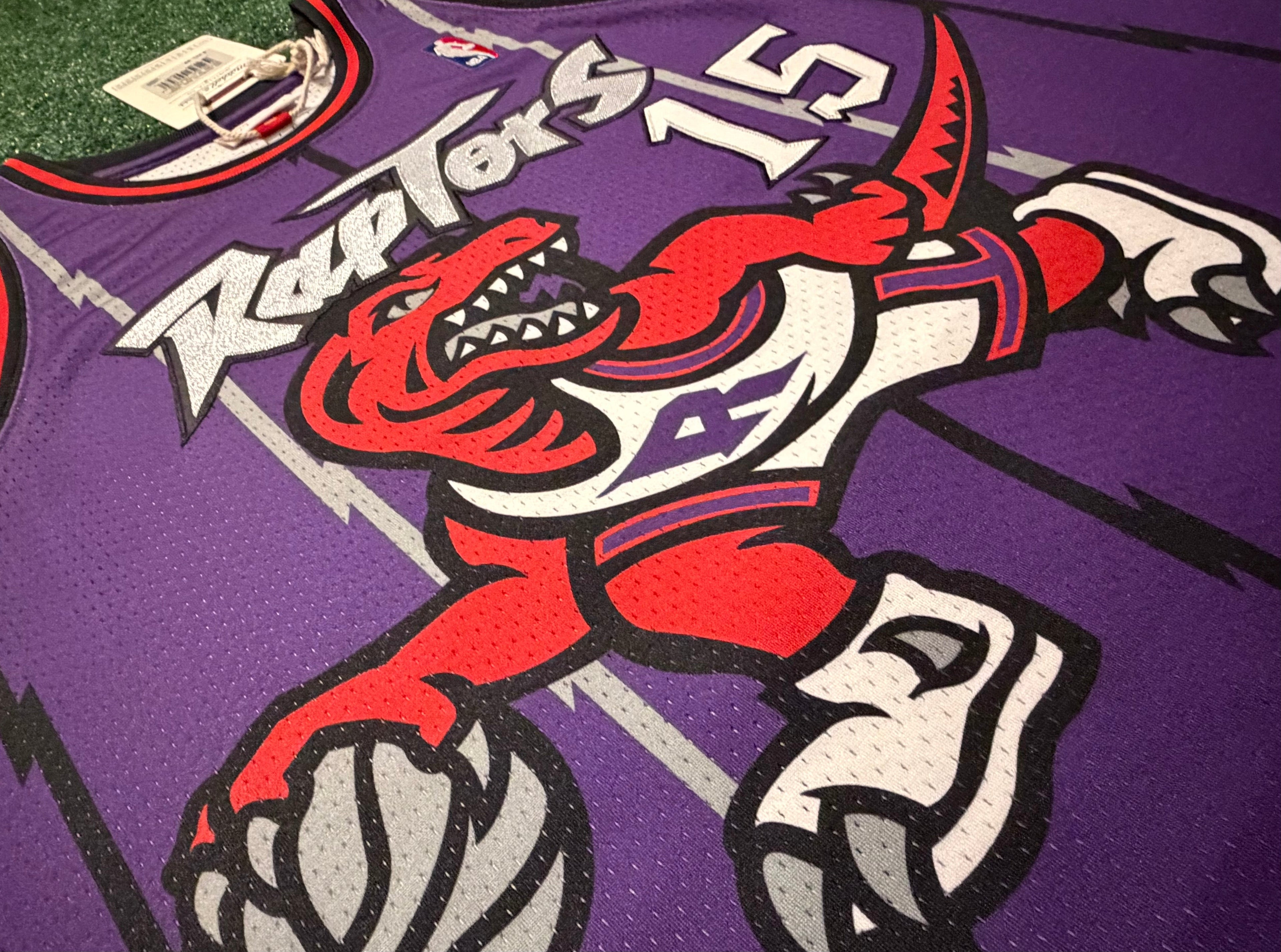 Vince Carter Toronto Raptors Jersey #15 Mitchell & Ness Authentic Purple Size 44 (L) NBA