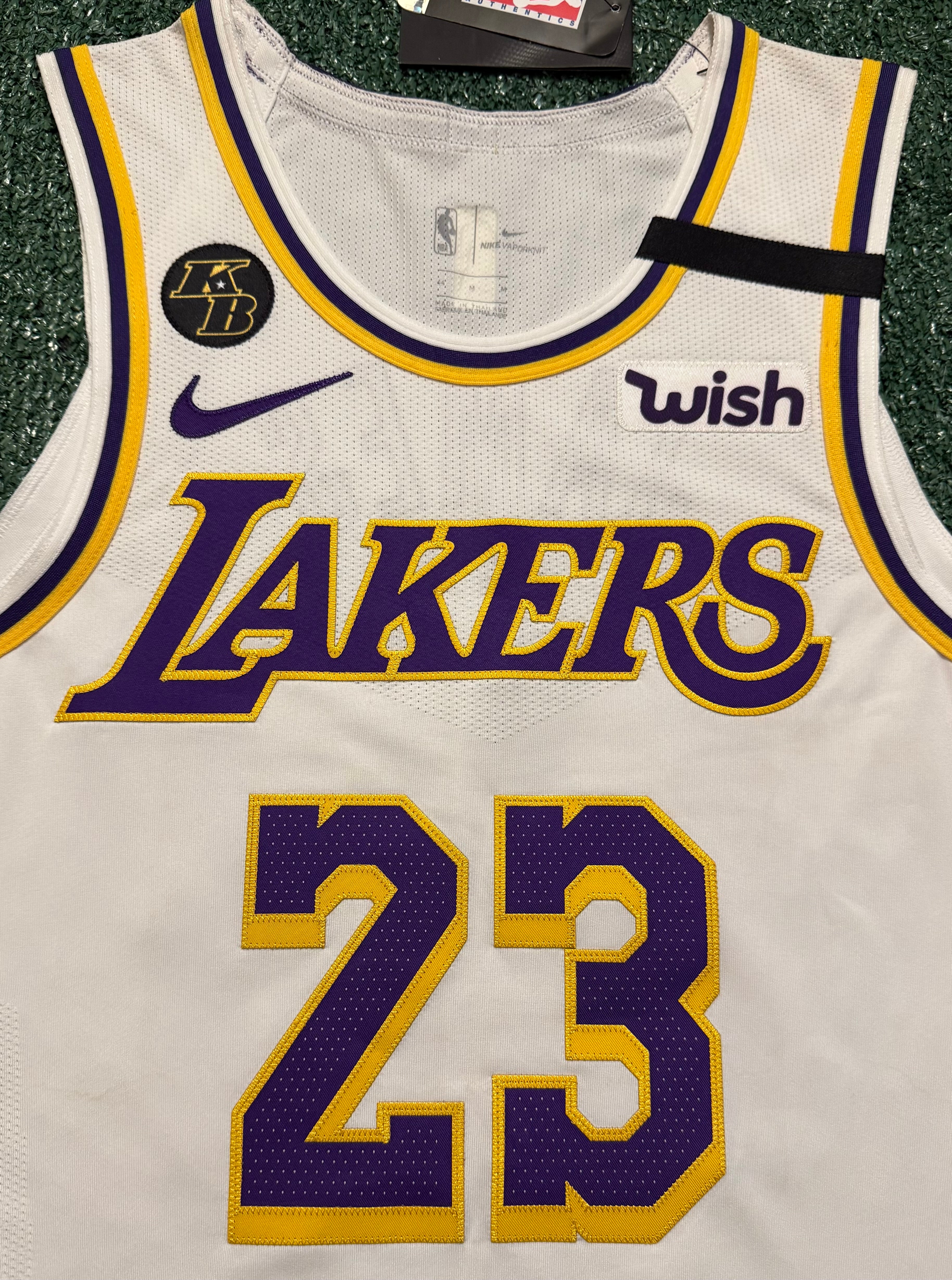 LeBron James Los Angeles Lakers Jersey #23 Nike VaporKnit Authentic White Size 44 (M) NBA