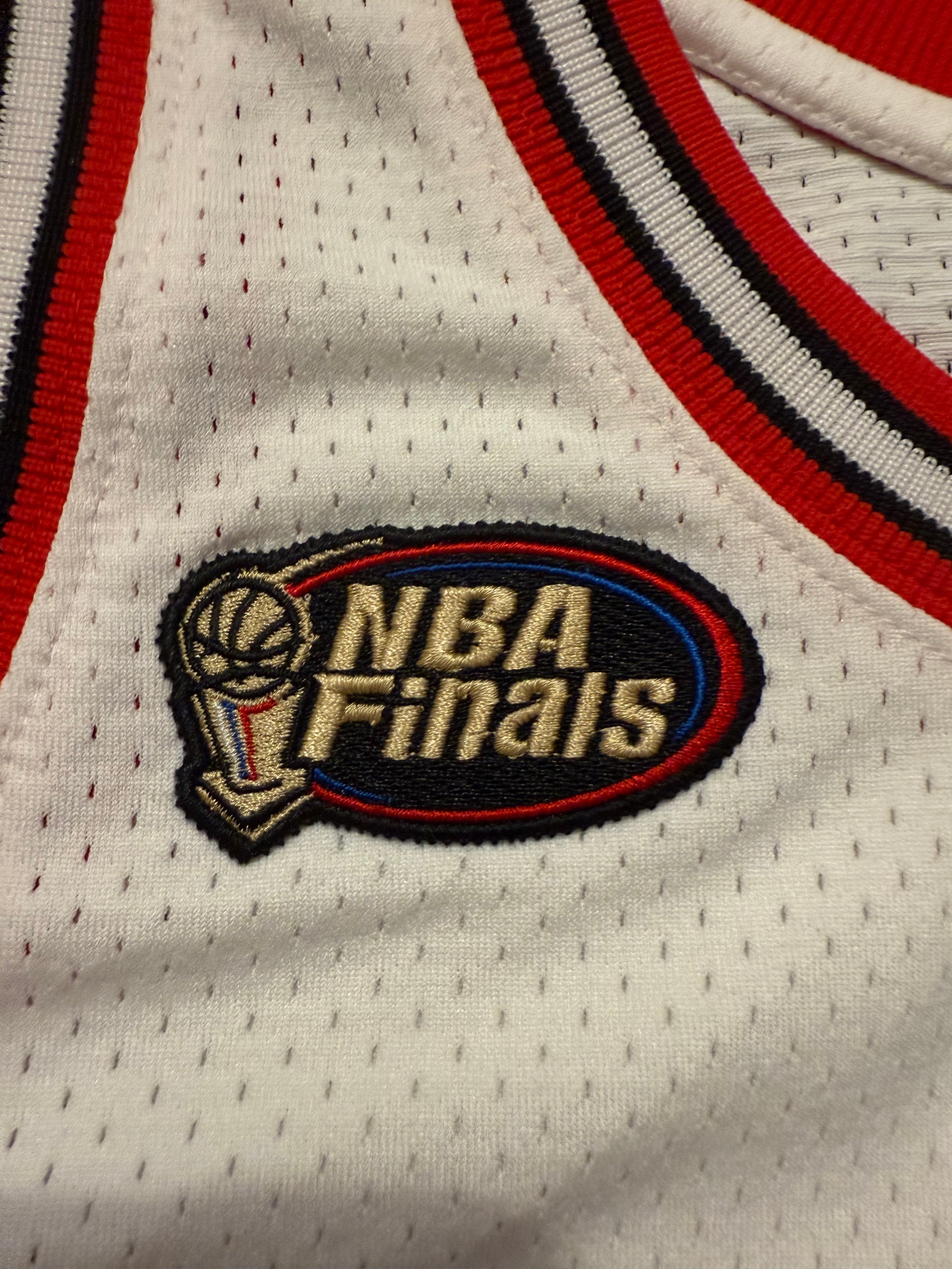 Micheal Jordan Chicago Bulls Jersey #23 Mitchell & Ness Authentic White Size 44 (L) NBA