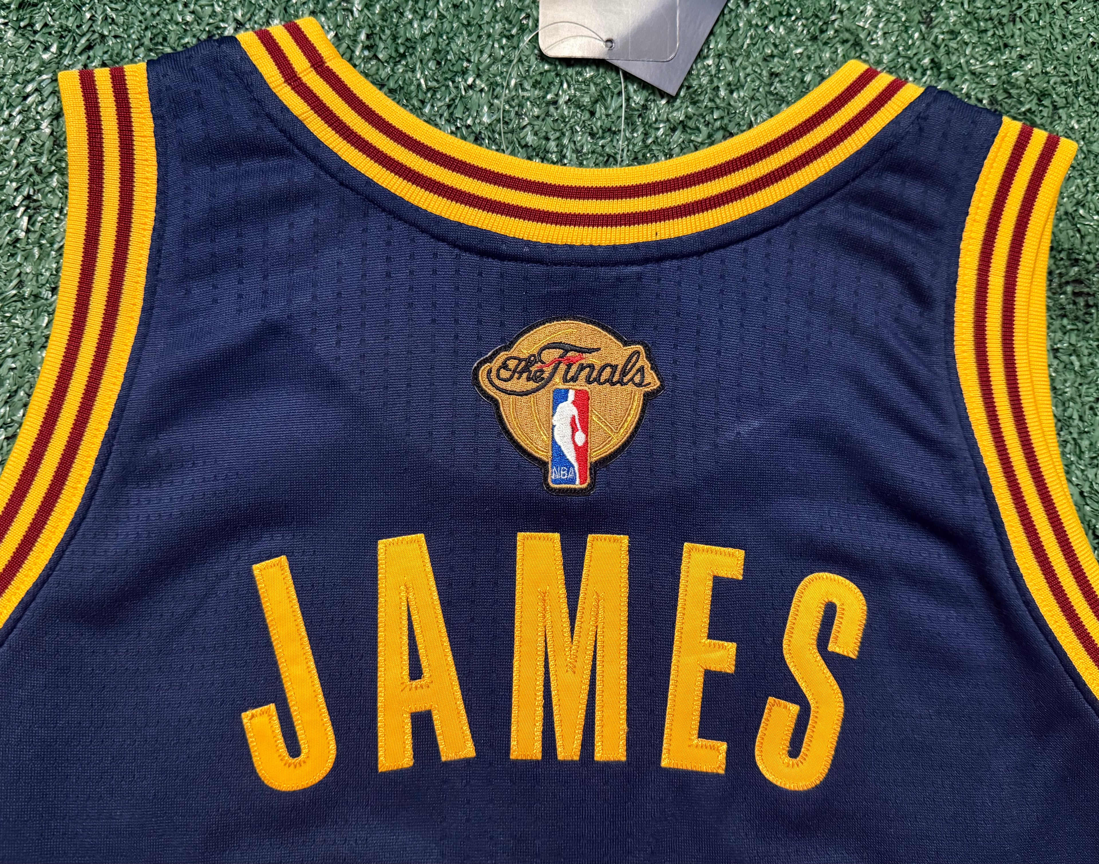 LeBron James Cleveland Cavaliers Jersey #23 Mitchell & Ness Authentic Navy Size 44 (L) NBA