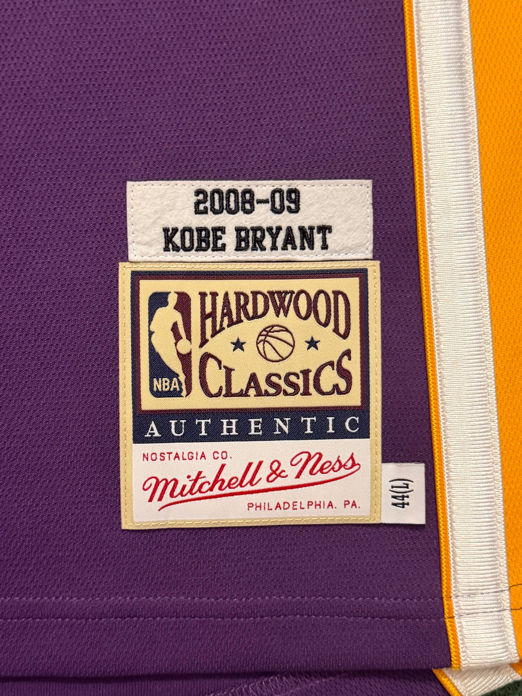 Kobe Bryant Los Angeles Lakers Jersey #24 Mitchell & Ness Authentic Purple Size 44 (L) NBA