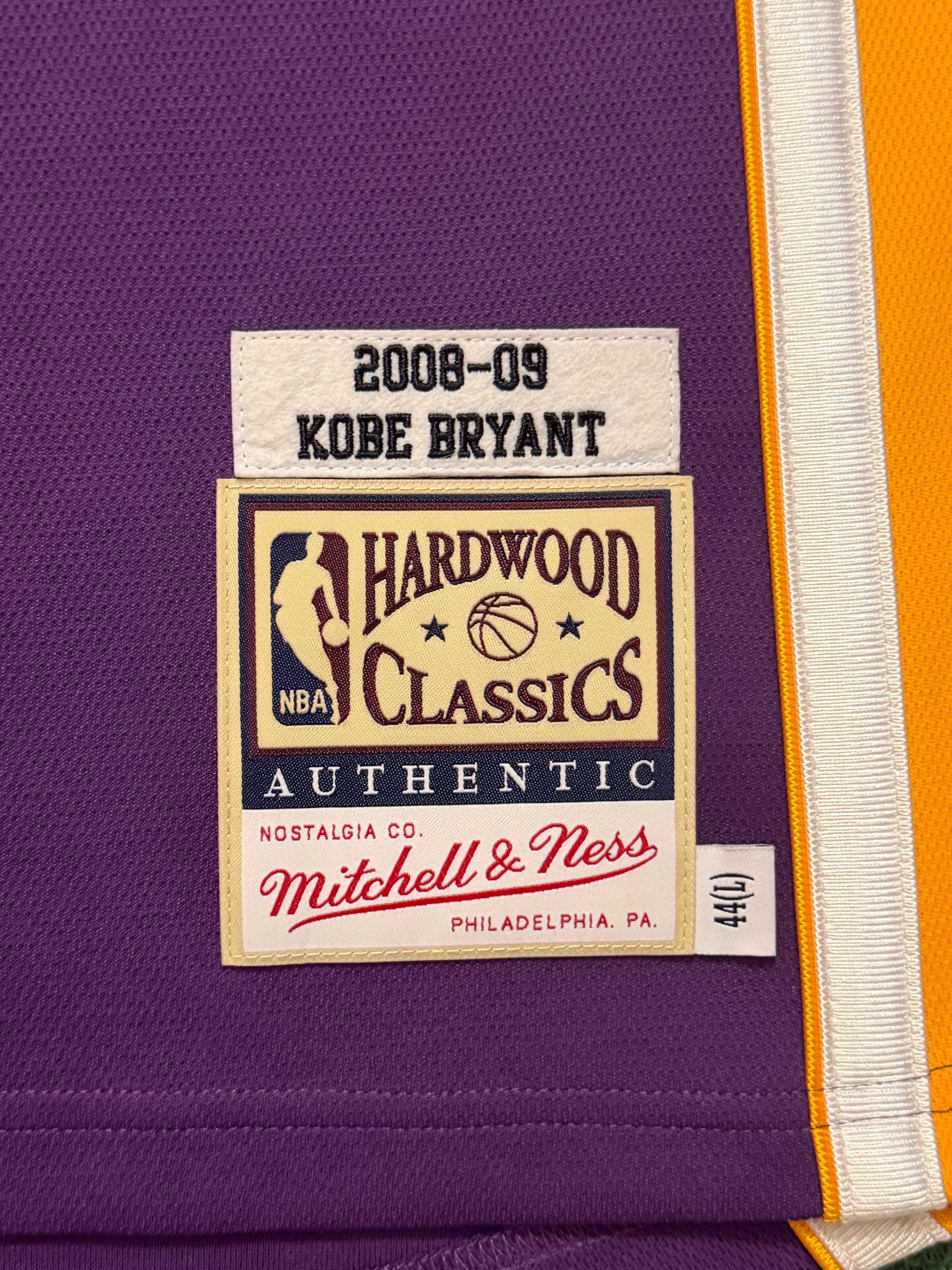 Kobe Bryant Los Angeles Lakers Jersey #24 Mitchell & Ness Authentic Purple Size 44 (L) NBA