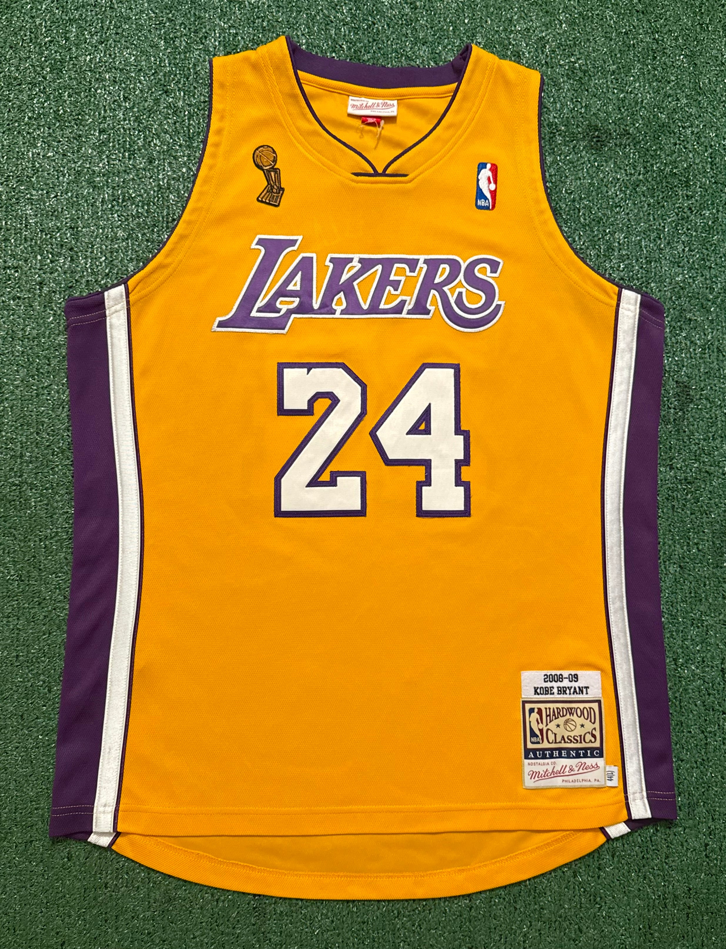 Kobe Bryant Los Angeles Lakers Jersey #24 Mitchell & Ness Authentic Gold Size 44 (L) NBA