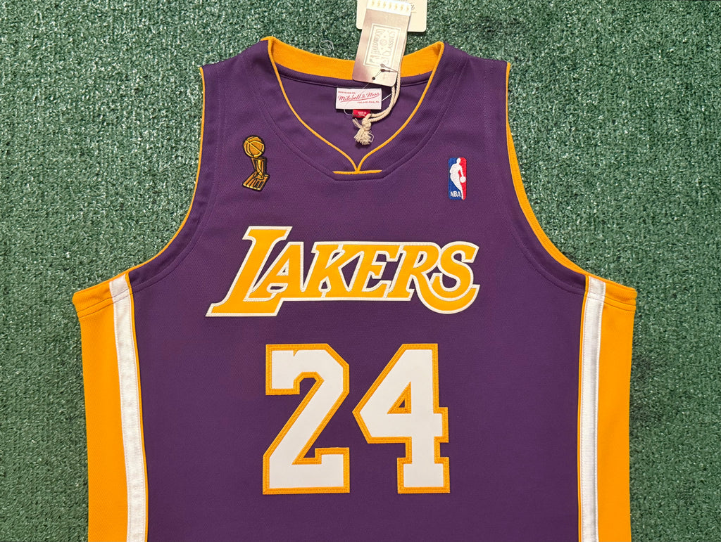 Kobe Bryant Los Angeles Lakers Jersey #24 Mitchell & Ness Authentic Purple Size 44 (L) NBA