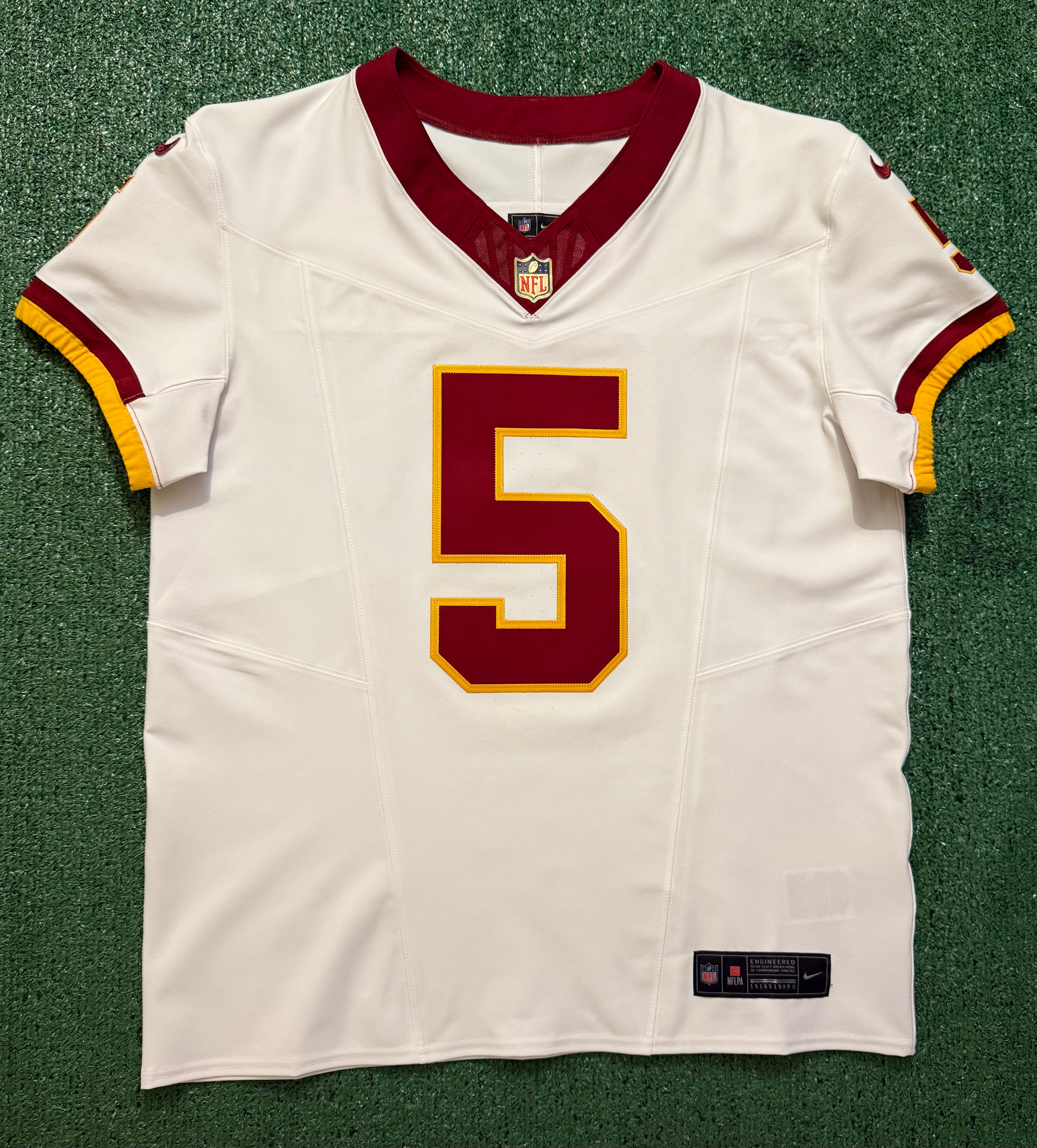 Jayden Daniels Washington Commanders Jersey #5 Nike Vapor Fuse Elite White size 44 (Large) NFL