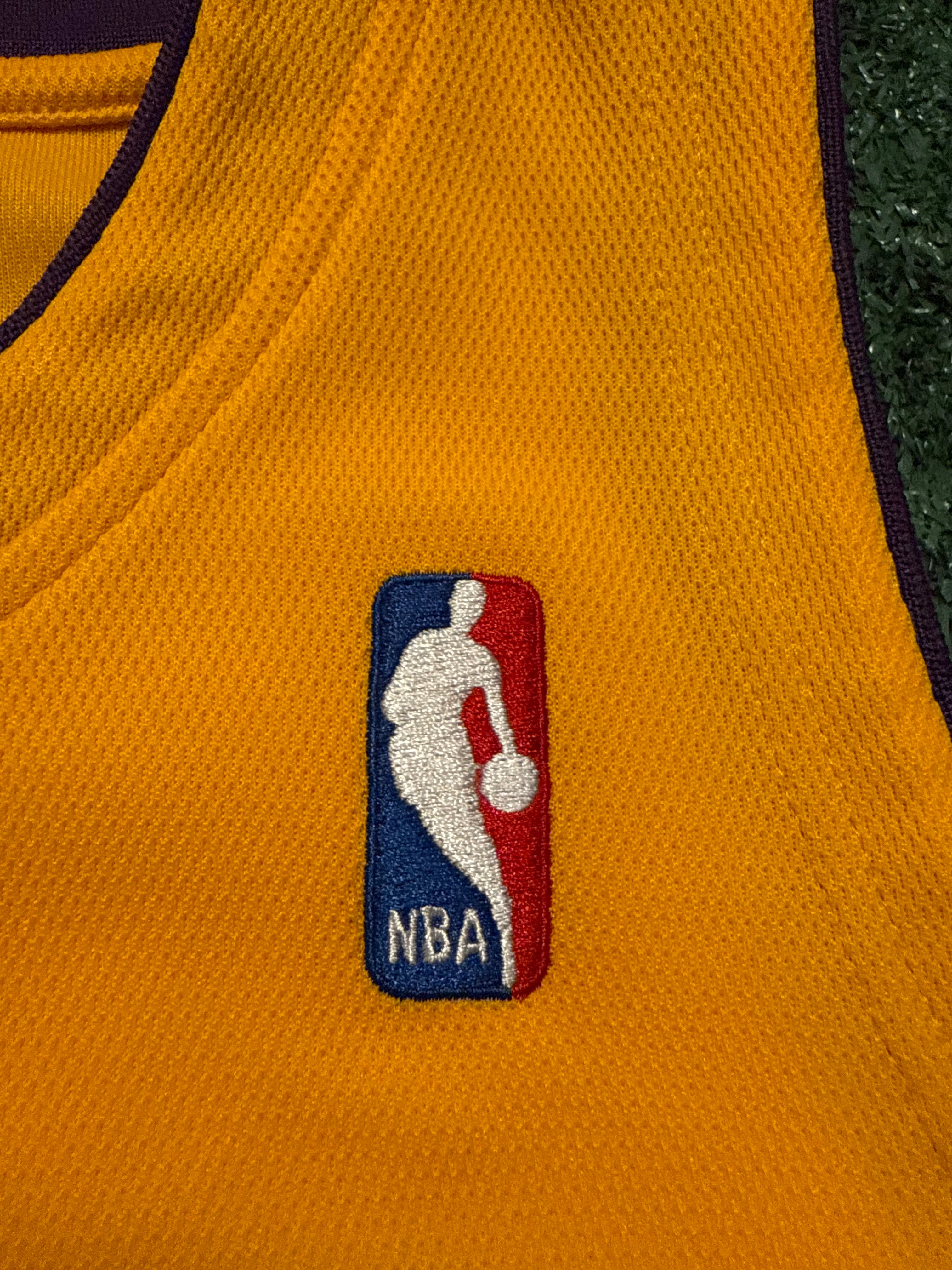Kobe Bryant Los Angeles Lakers Jersey #24 Mitchell & Ness Authentic Gold Size 44 (L) NBA