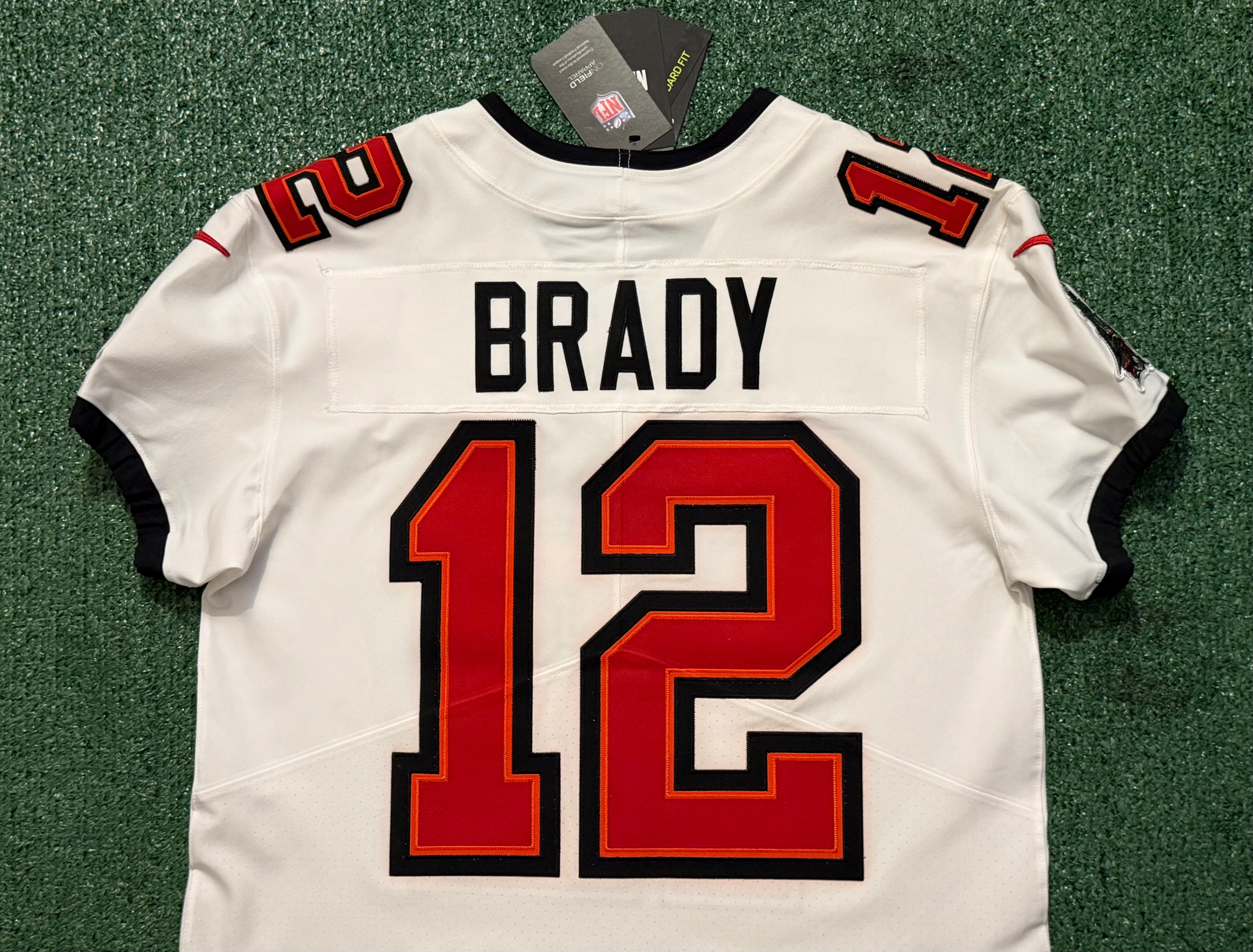 Tom Brady Tampa Bay Buccaneers Jersey #12 Nike Vapor Elite White size 44 (Large) NFL
