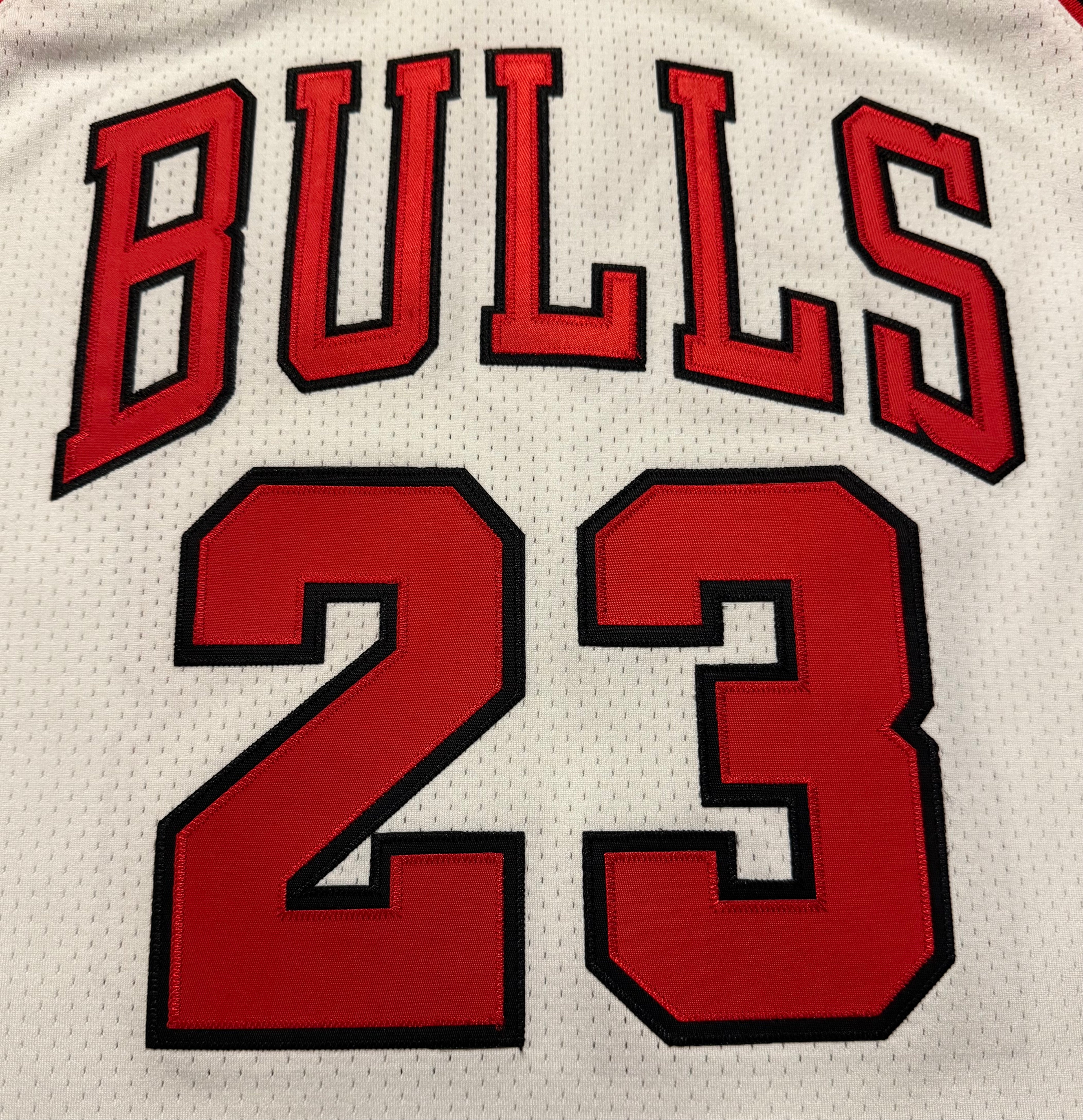 Micheal Jordan Chicago Bulls Jersey #23 Mitchell & Ness Authentic White Size 44 (L) NBA