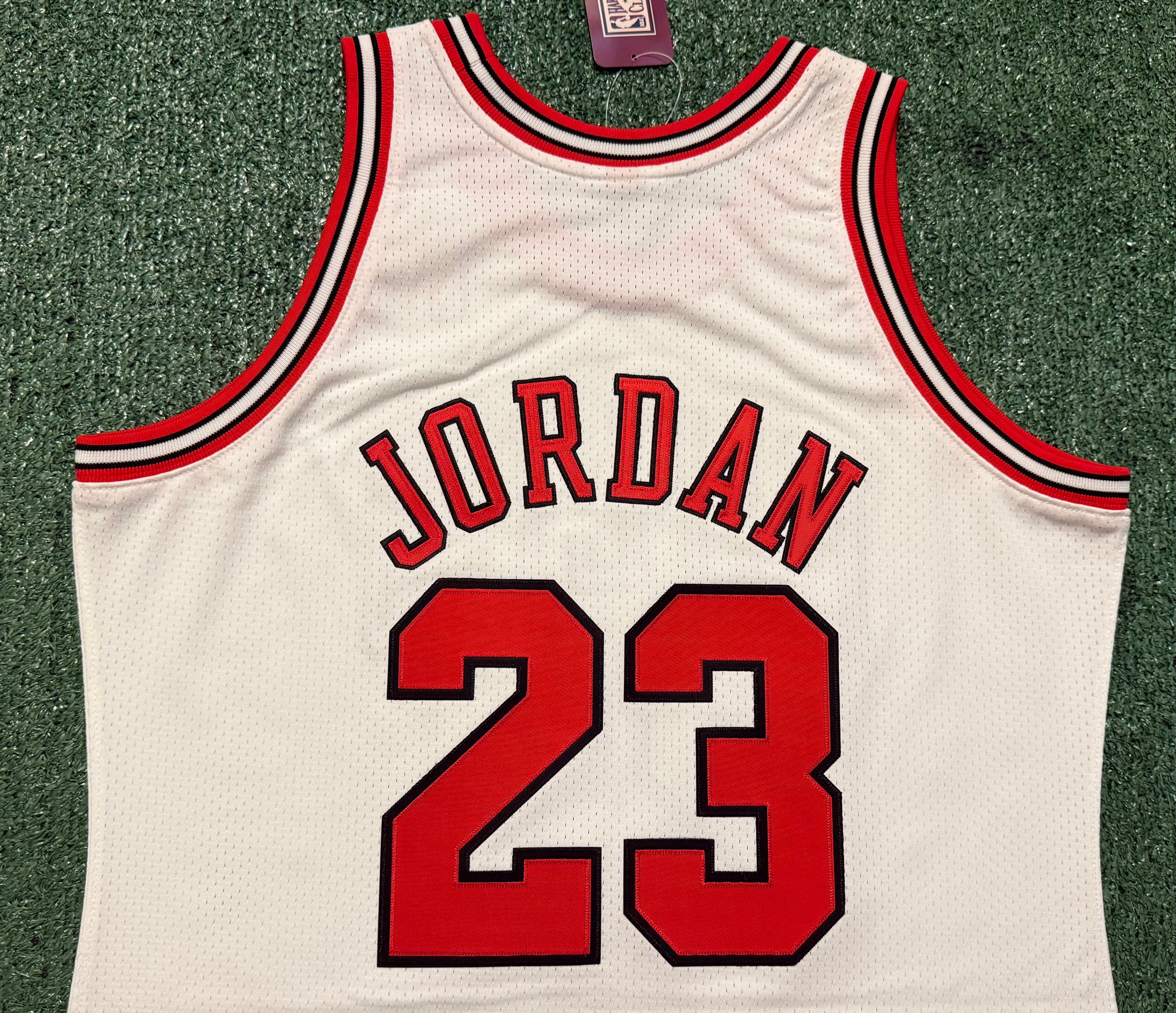 Micheal Jordan Chicago Bulls Jersey #23 Mitchell & Ness Authentic White Size 44 (L) NBA