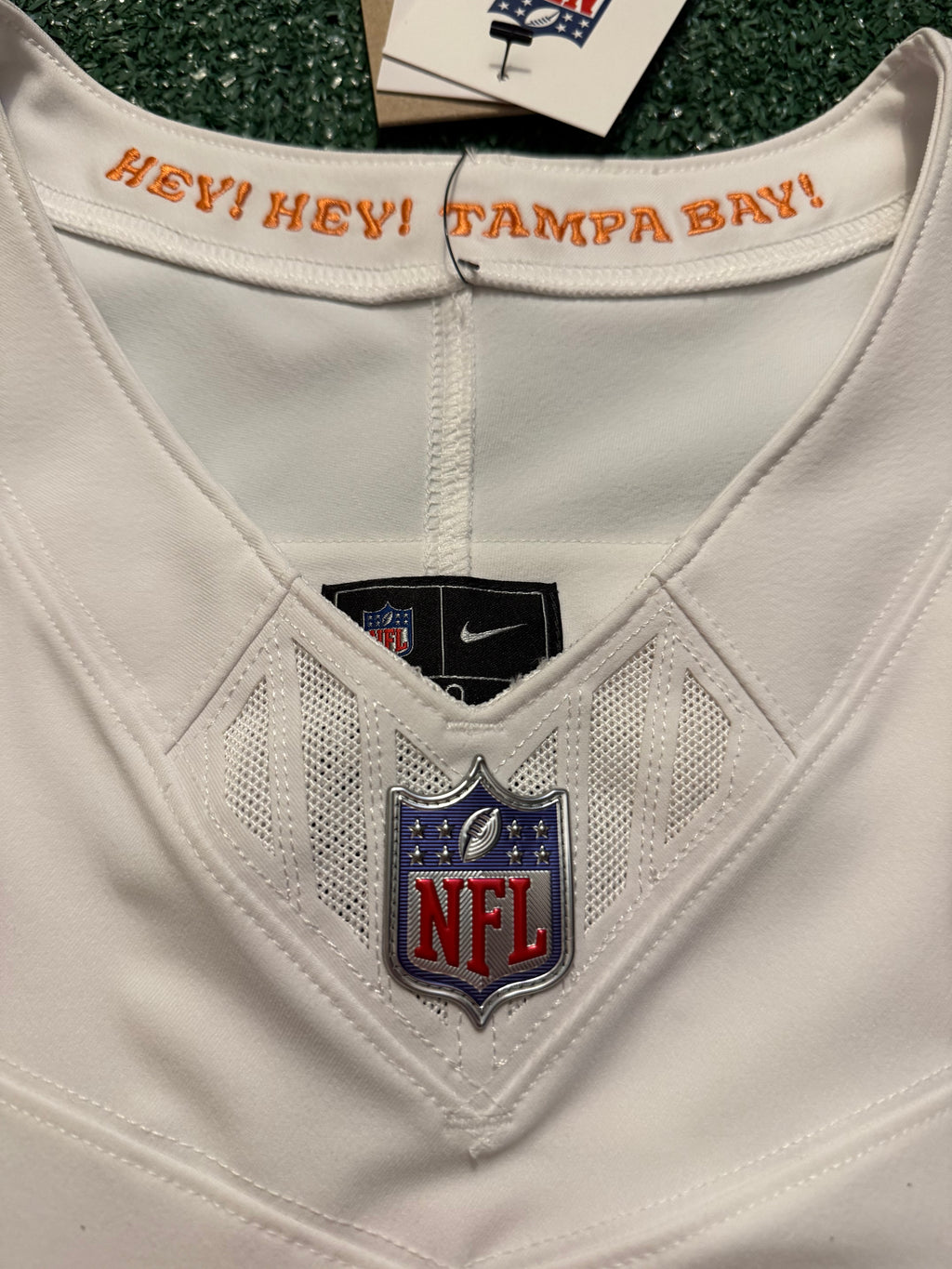 Baker Mayfield Tampa Bay Buccaneers Jersey #6 Nike Vapor FUSE Elite White Creamsicle size 40 (Medium) NFL