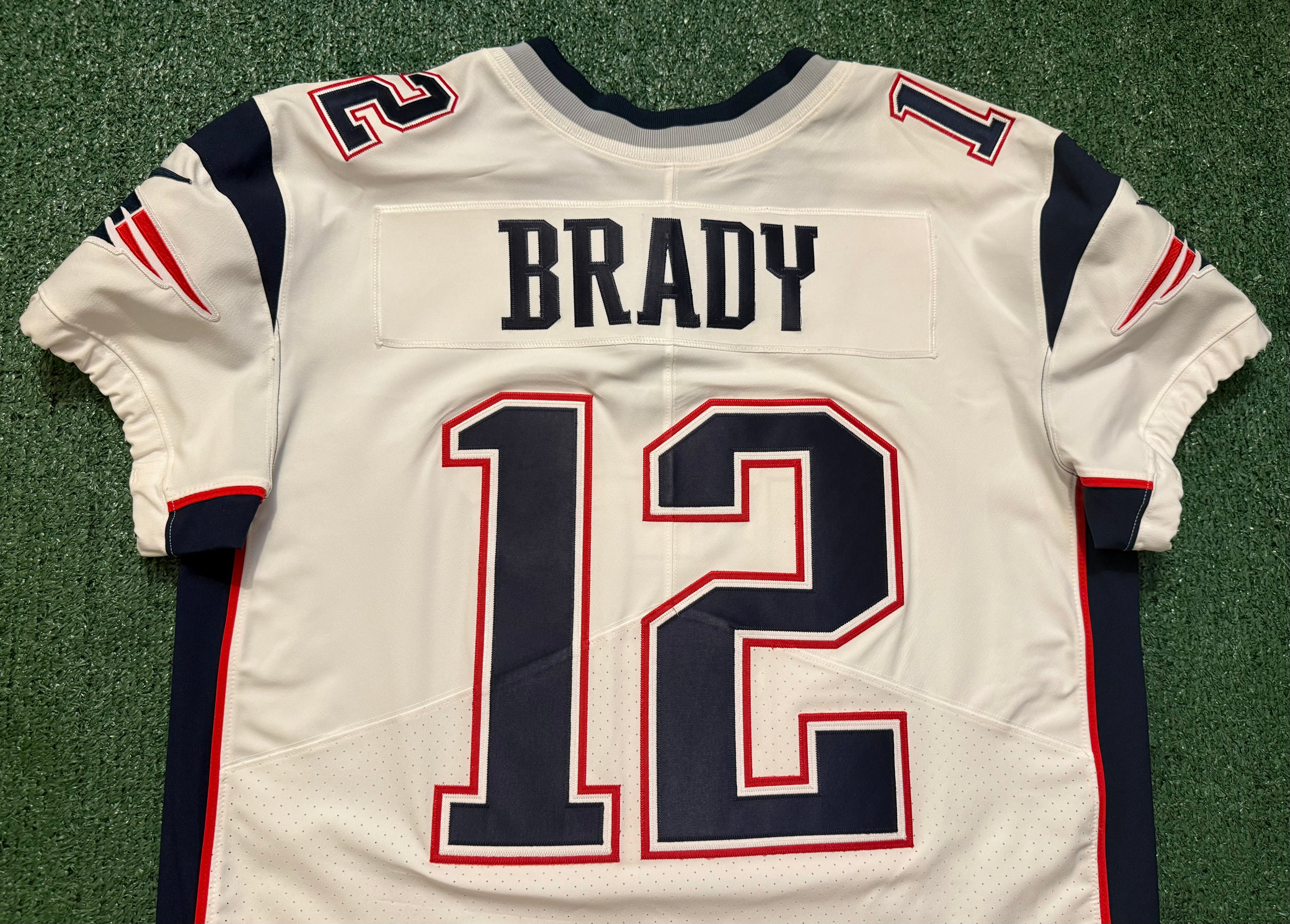 Tom Brady New England Patriots Jersey #12 Nike Vapor Elite White Size 48 (XL) NFL