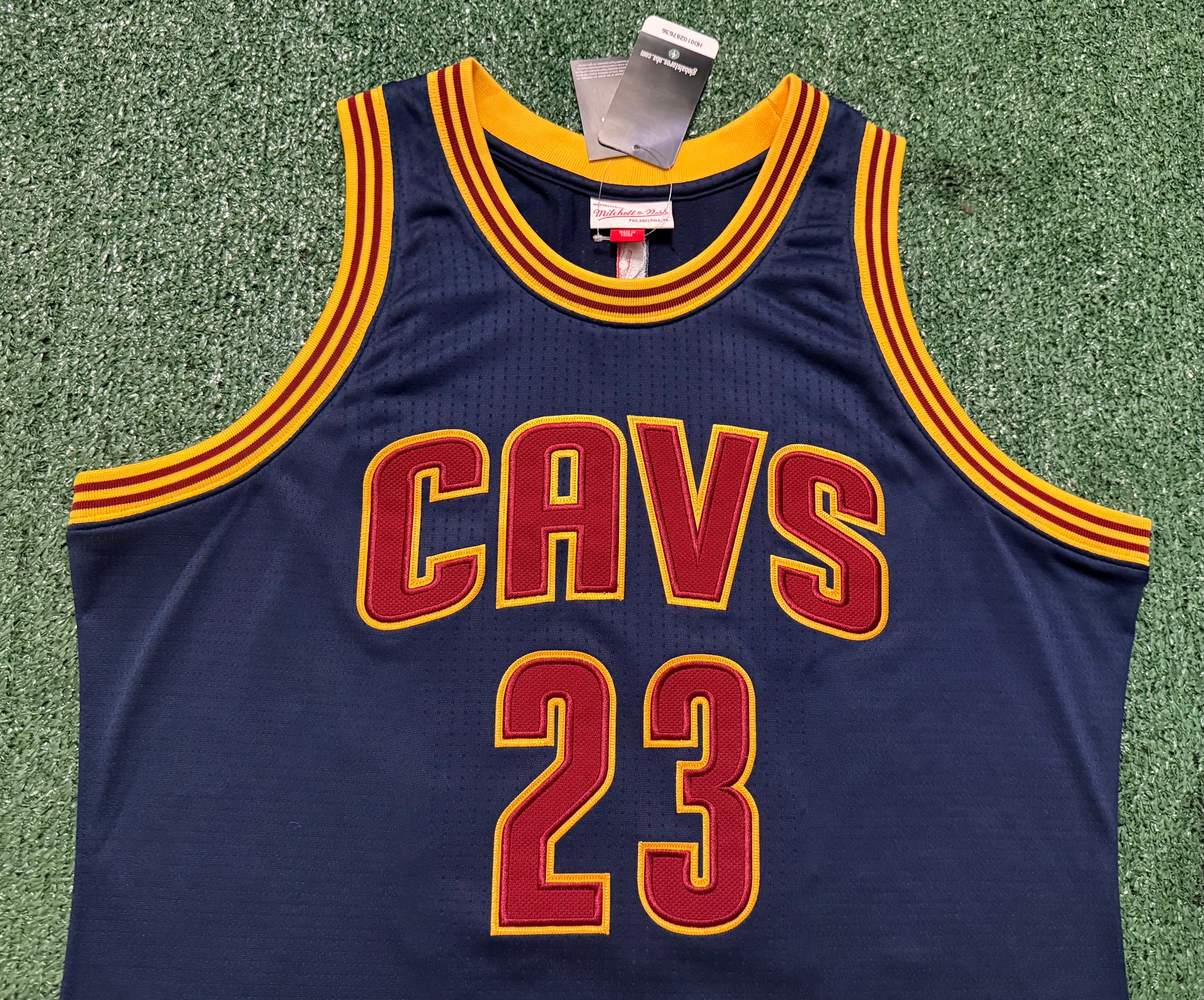 LeBron James Cleveland Cavaliers Jersey #23 Mitchell & Ness Authentic Navy Size 44 (L) NBA