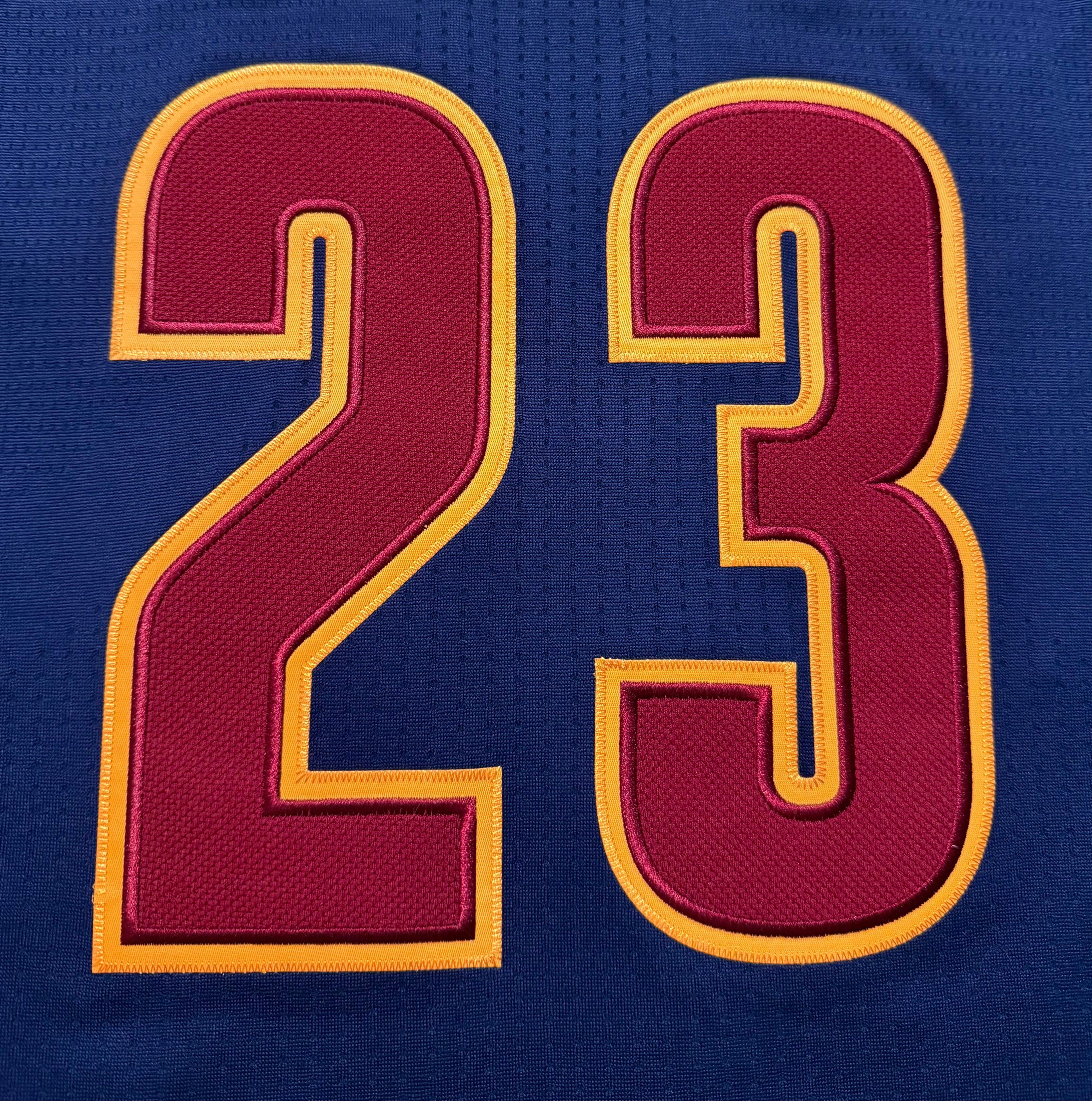 LeBron James Cleveland Cavaliers Jersey #23 Mitchell & Ness Authentic Navy Size 44 (L) NBA