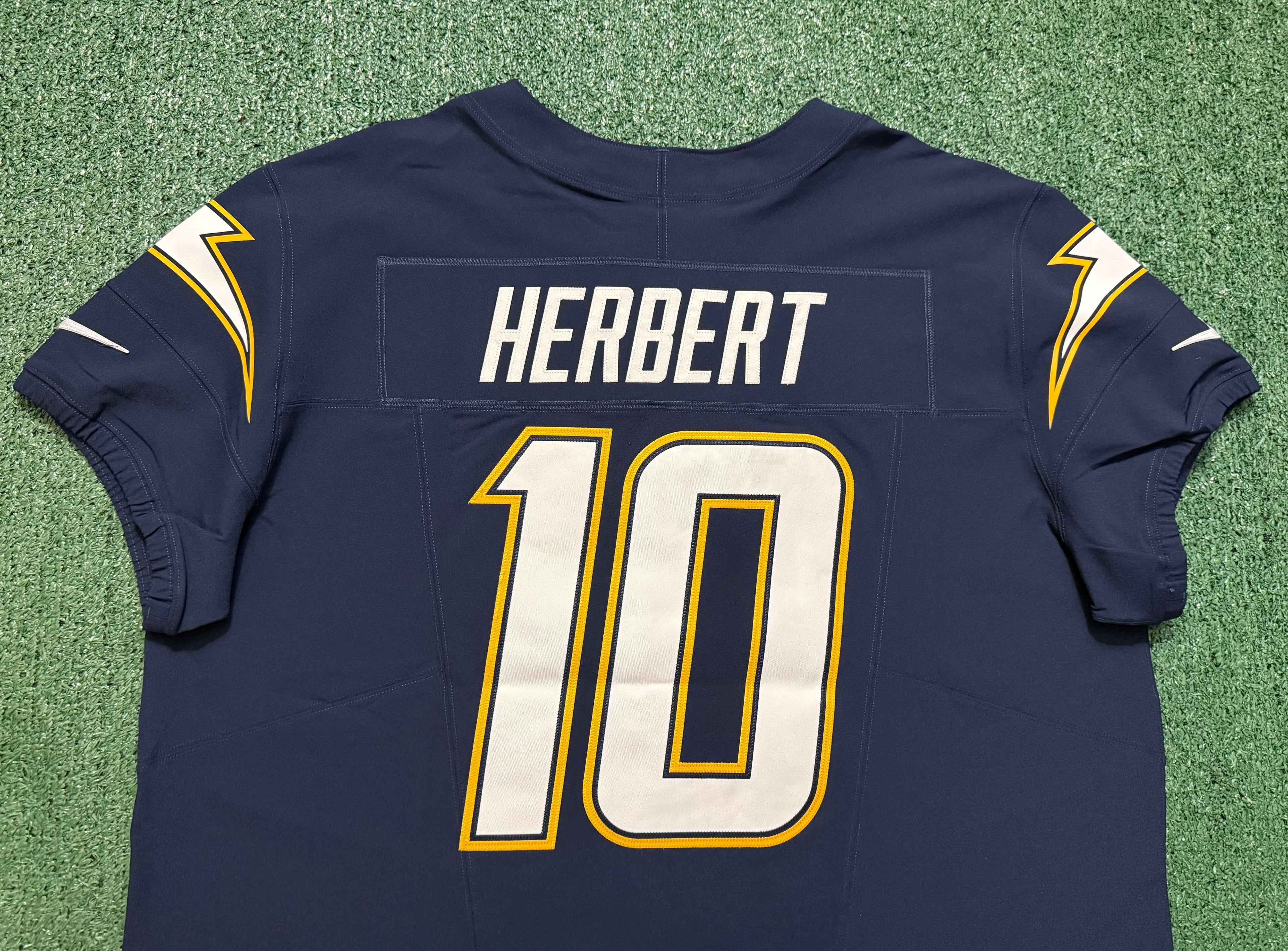 Justin Herbert Los Angeles Chargers Jersey #10 Nike Vapor Fuse Elite Navy Size 52 (XXL) NFL