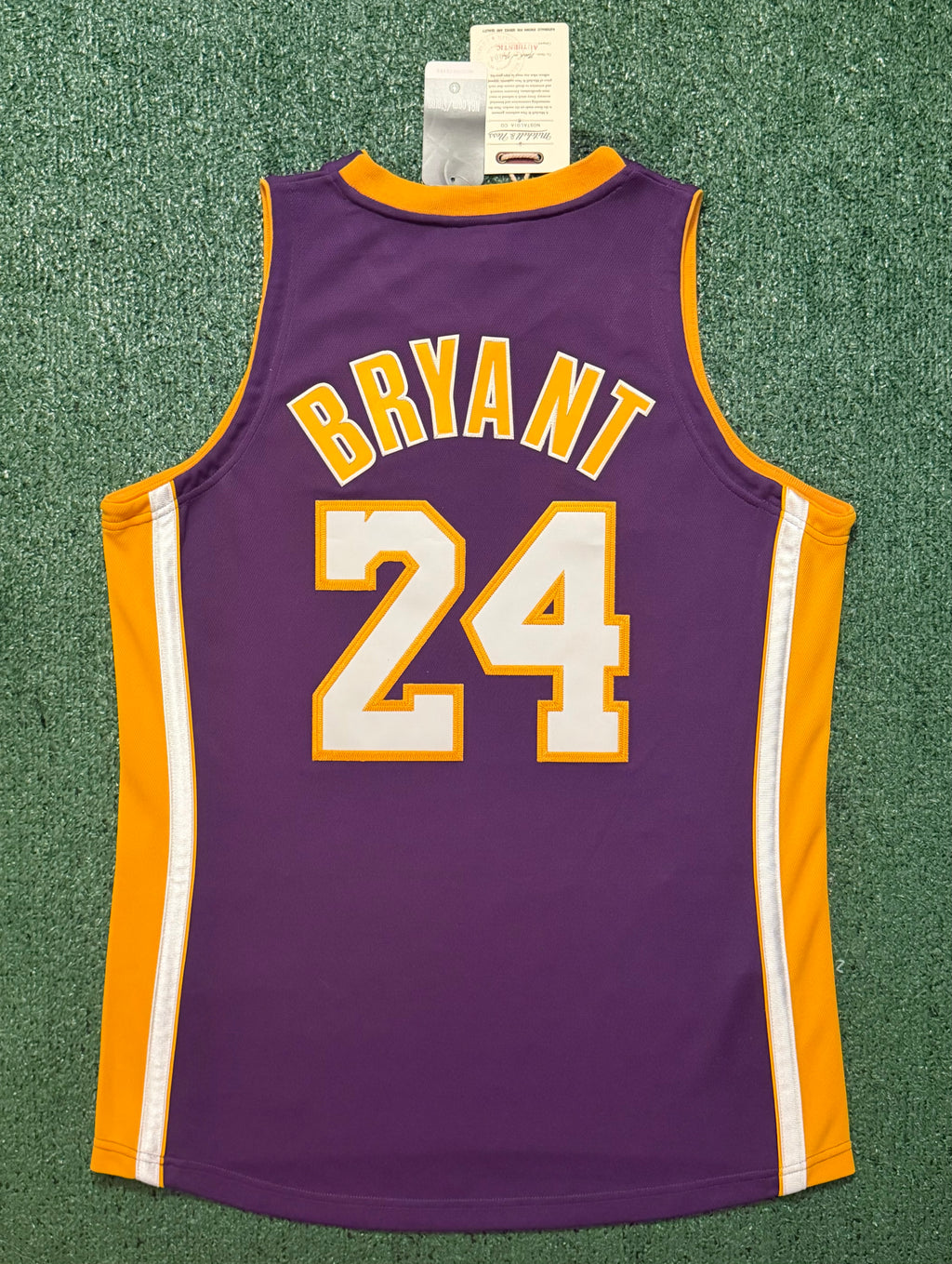 Kobe Bryant Los Angeles Lakers Jersey #24 Mitchell & Ness Authentic Purple Size 44 (L) NBA