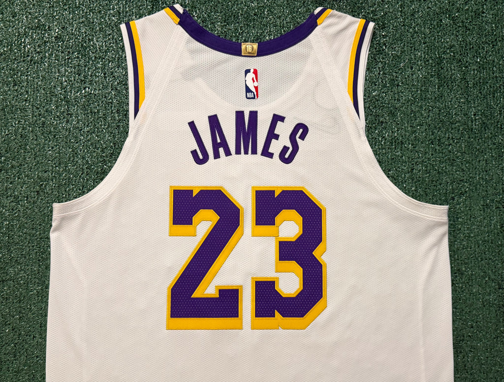 LeBron James Los Angeles Lakers Jersey #23 Nike VaporKnit Authentic White Size 48 (Large) NBA