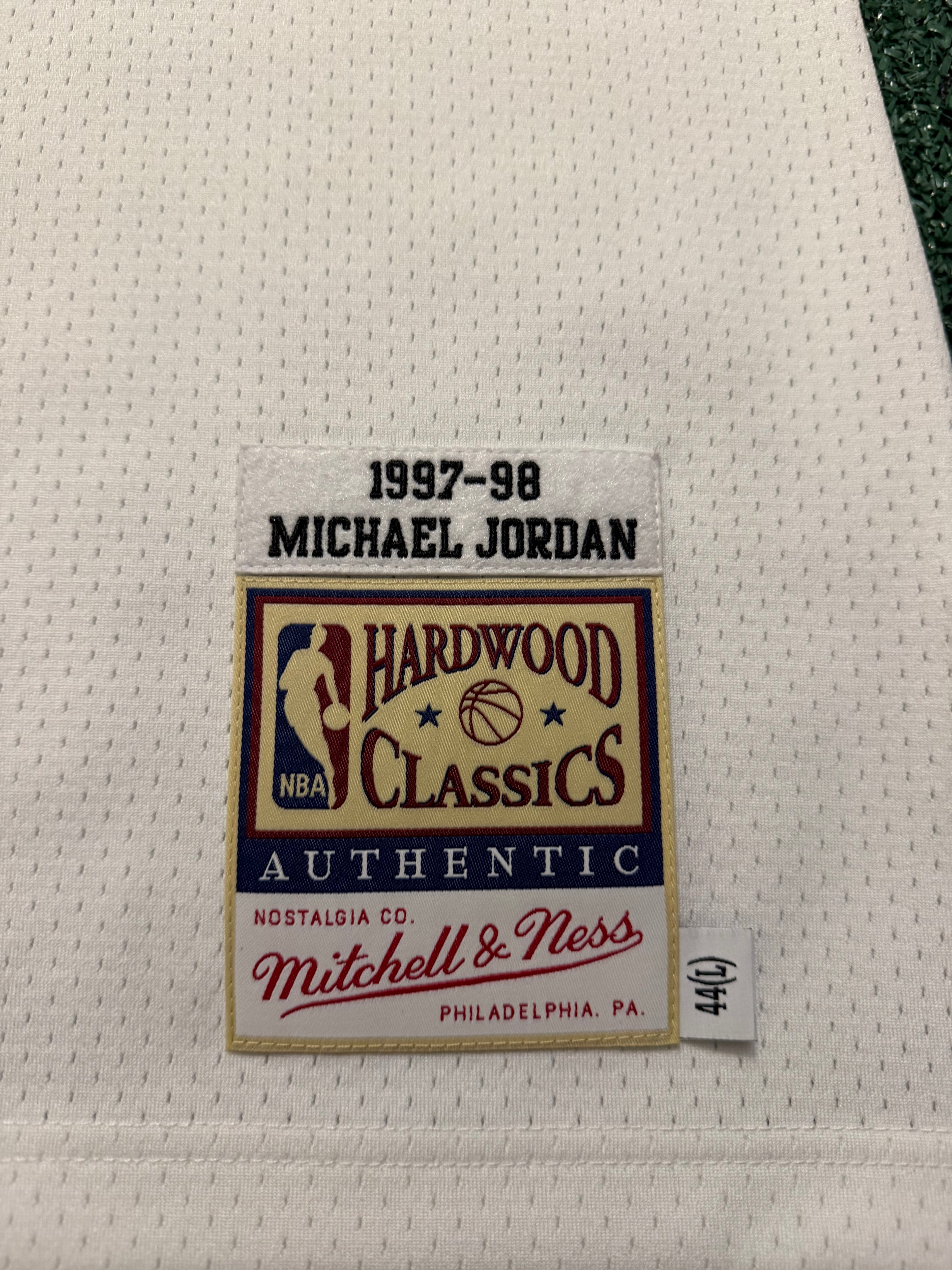 Micheal Jordan Chicago Bulls Jersey #23 Mitchell & Ness Authentic White Size 44 (L) NBA
