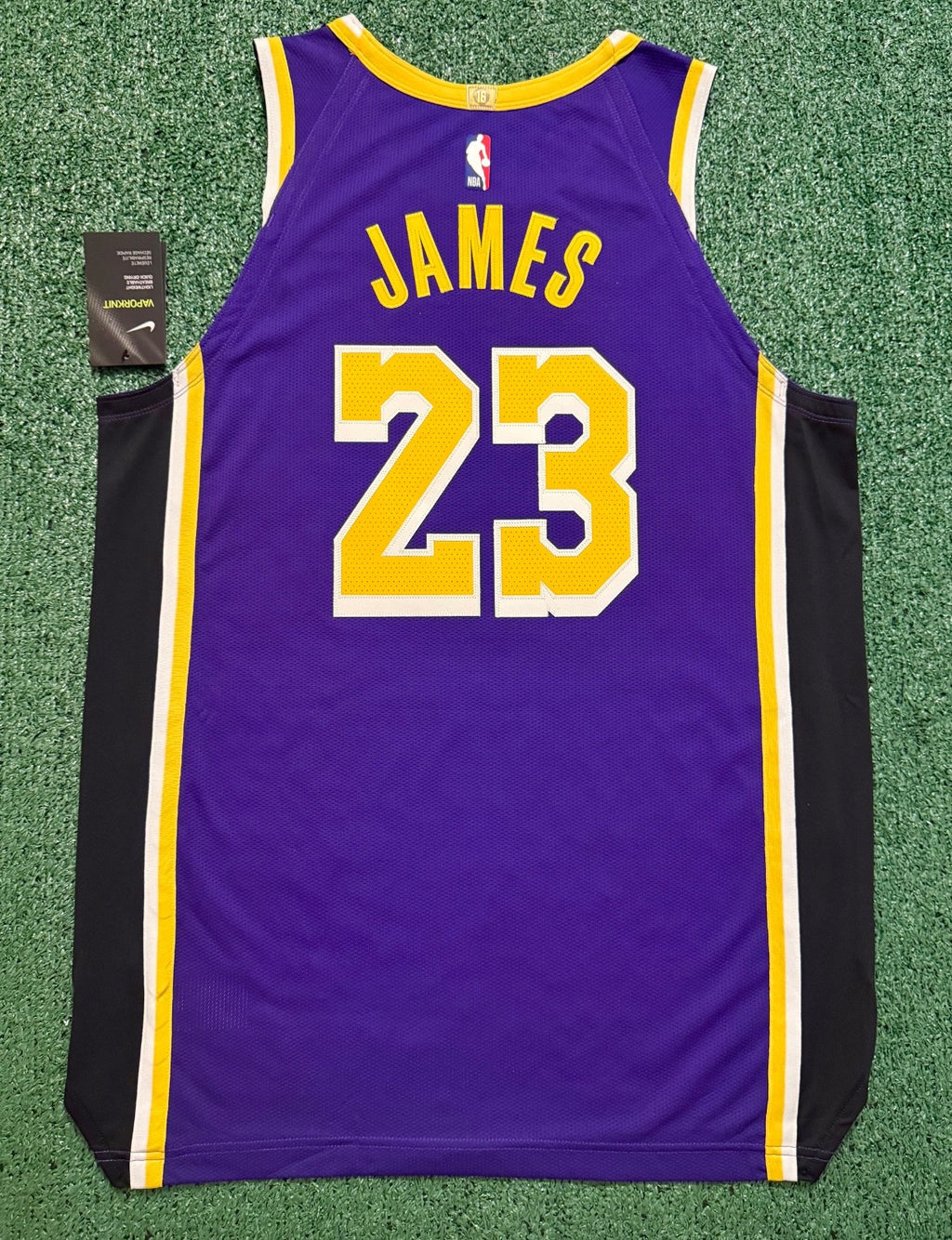 LeBron James Los Angeles Lakers Jersey #23 Nike VaporKnit Authentic Purple Size 48 (L) NBA