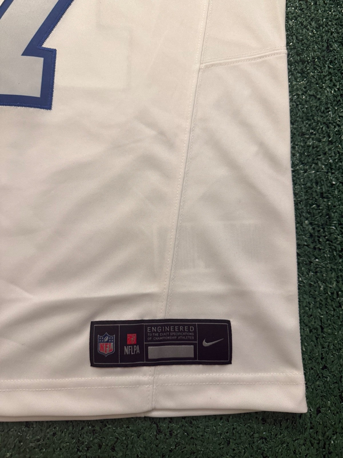 Josh Allen Buffalo Bills Jersey #17 Nike Vapor Fuse Limited Rivalry White Size M NFL