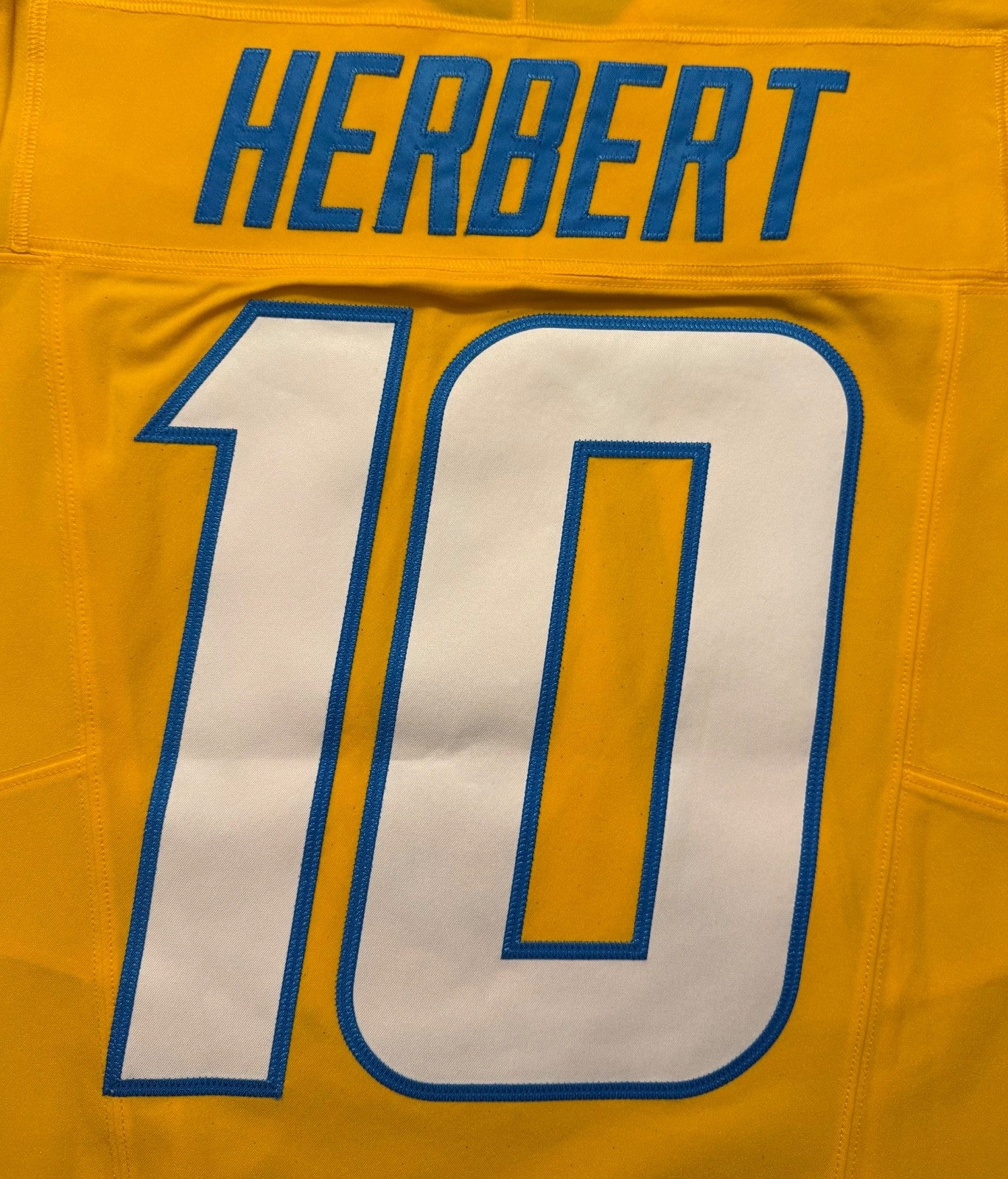 Justin Herbert Los Angeles Chargers Jersey #10 Nike Vapor Fuse Elite Gold Size 40 (M) NFL