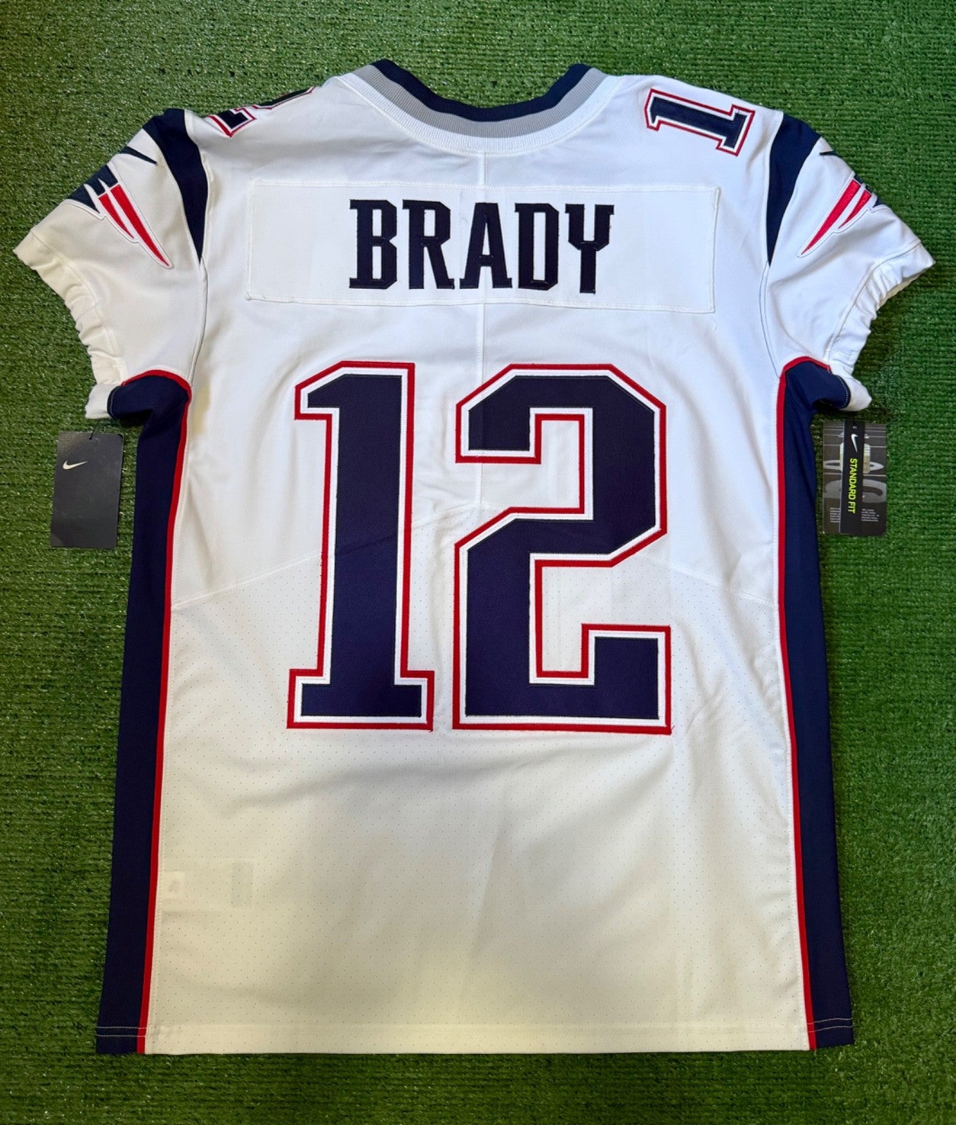 Tom Brady New England Patriots Jersey #12 Nike Vapor Elite White Size 44 (L) NFL