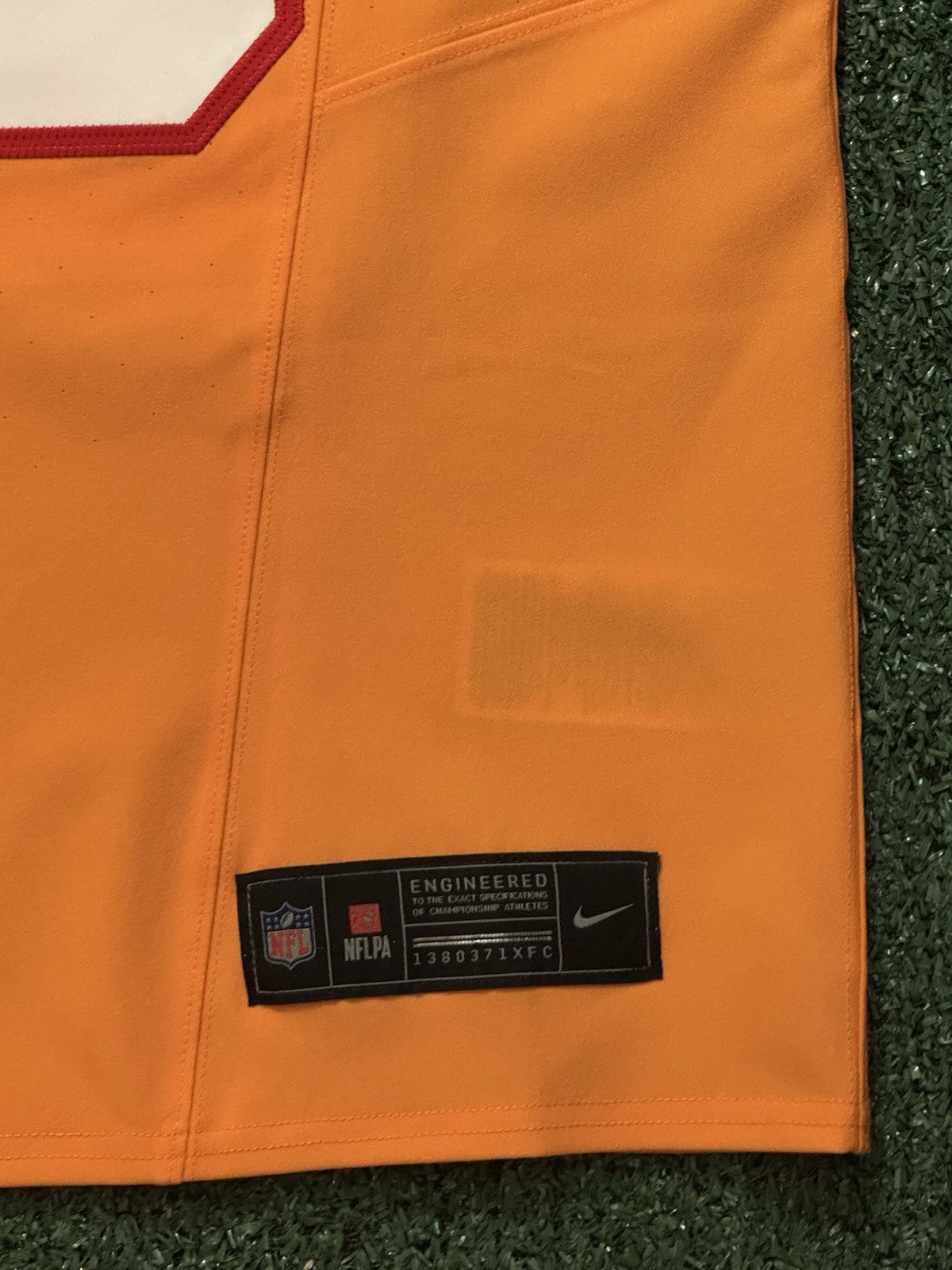 Mike Evans Tampa Bay Buccaneers Jersey #13 Nike Vapor FUSE Elite Orange Creamsicle Size 40 (Medium) NFL