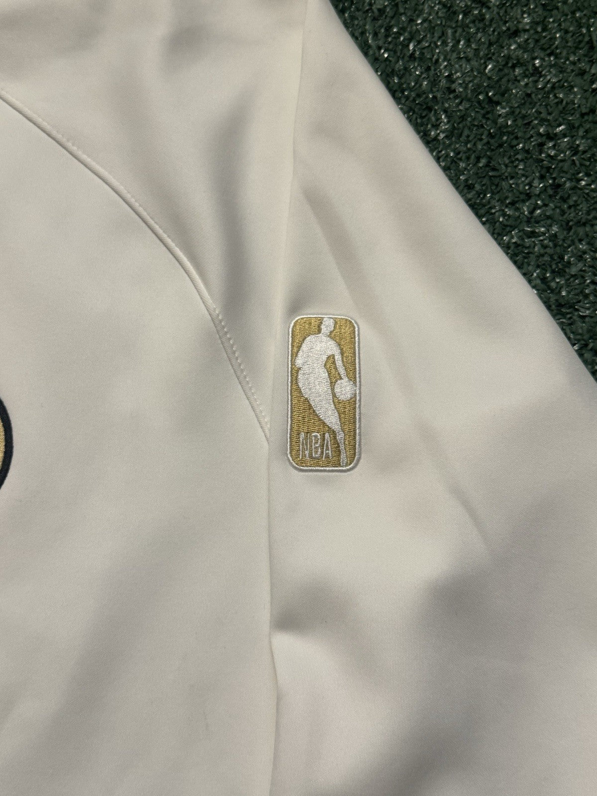 Authentic Denver Nuggets 2022-23 Nike NBA Champions Dri-Fit Full-Zip Jacket - L