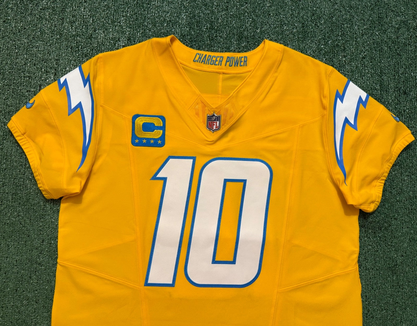 Justin Herbert Los Angeles Chargers Jersey #10 Nike Vapor Fuse Elite Gold Size 44 (L) NFL