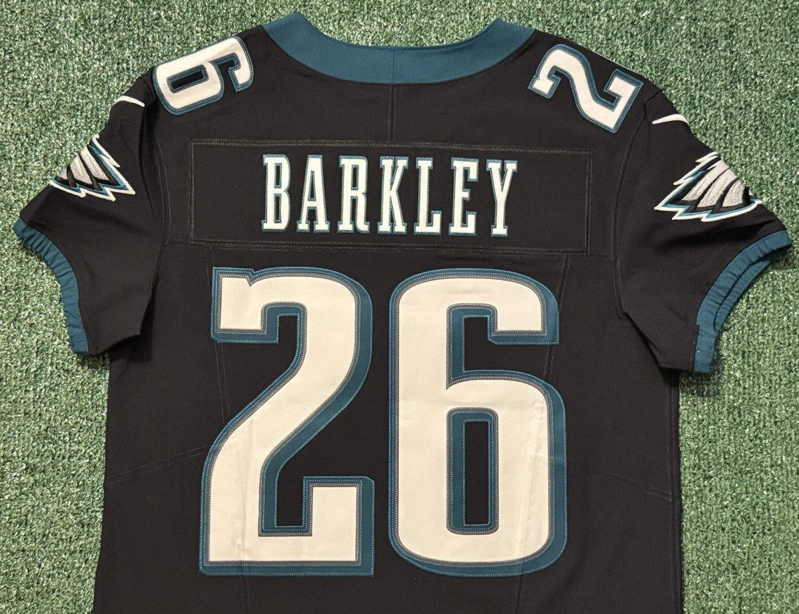 Saquon Barkley Philadelphia Eagles Jersey #26 Nike Vapor FUSE Elite Black size 40 (medium) NFL