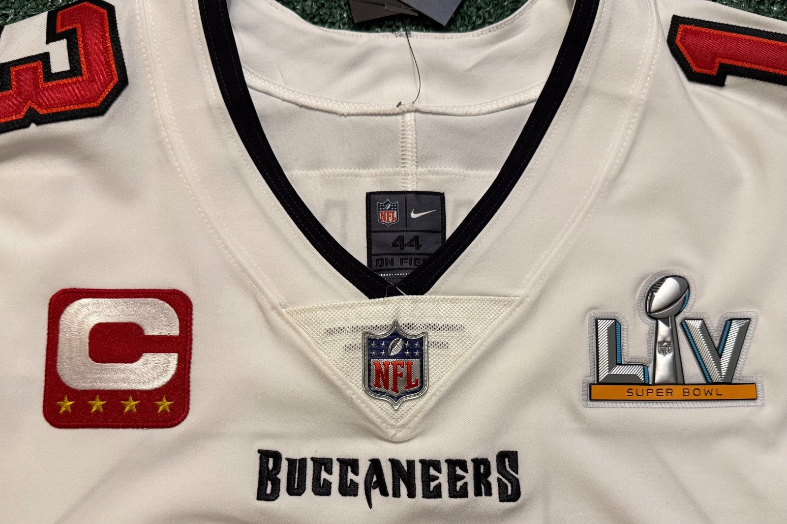Mike Evans Tampa Bay Buccaneers Jersey #13 Nike Vapor Elite White Size 44 (Large) NFL