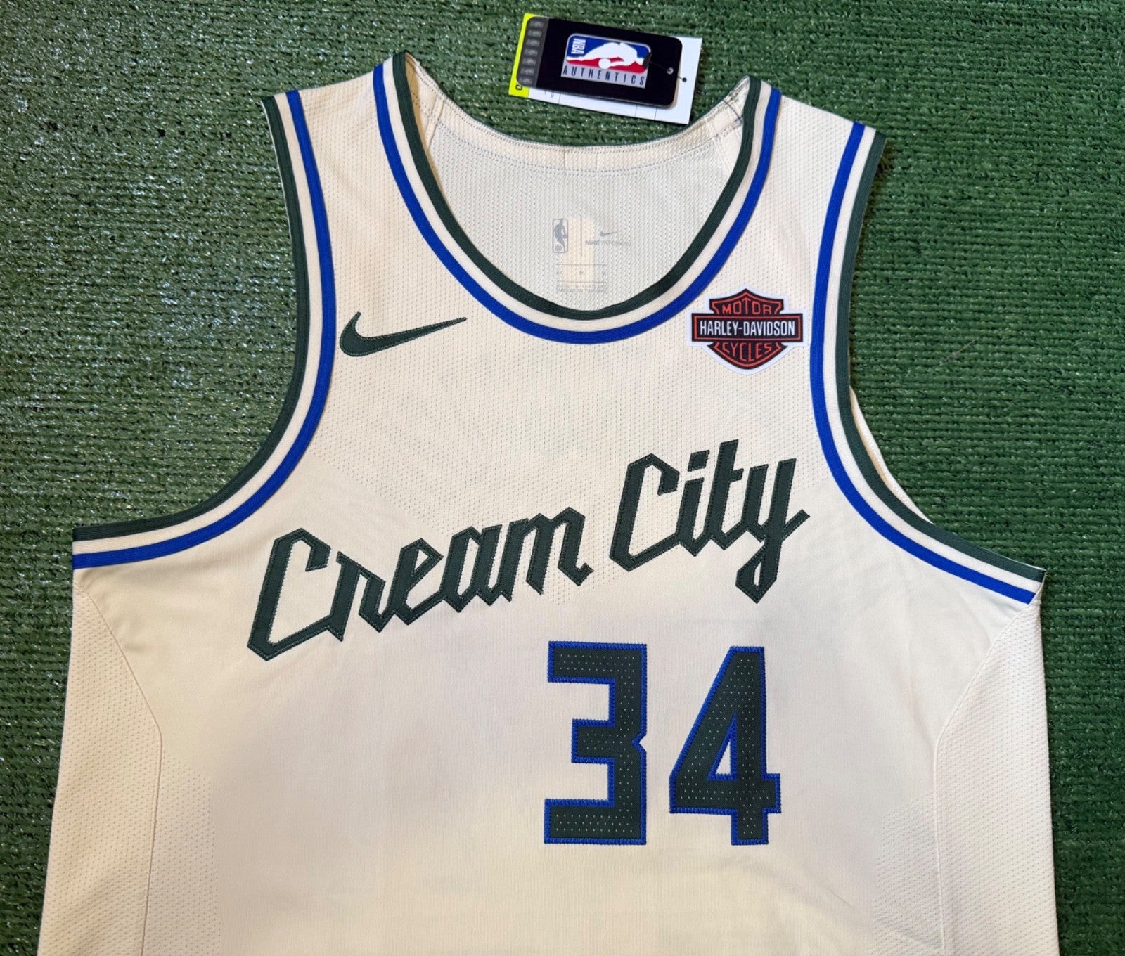 Giannis Antetokounmpo Milwaukee Bucks Jersey #34 Nike Vaporknit Authentic Cream Size 44 (Medium) NBA